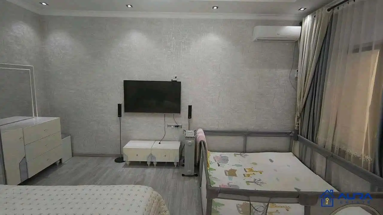 1 этажный, 7-комн. дом, 167 м², 3 соток, И Сомони