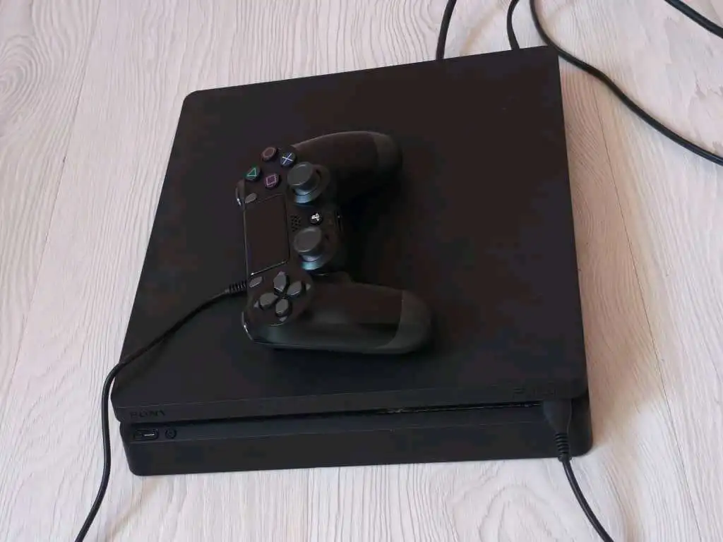 Sony PlayStation 4 Slim 