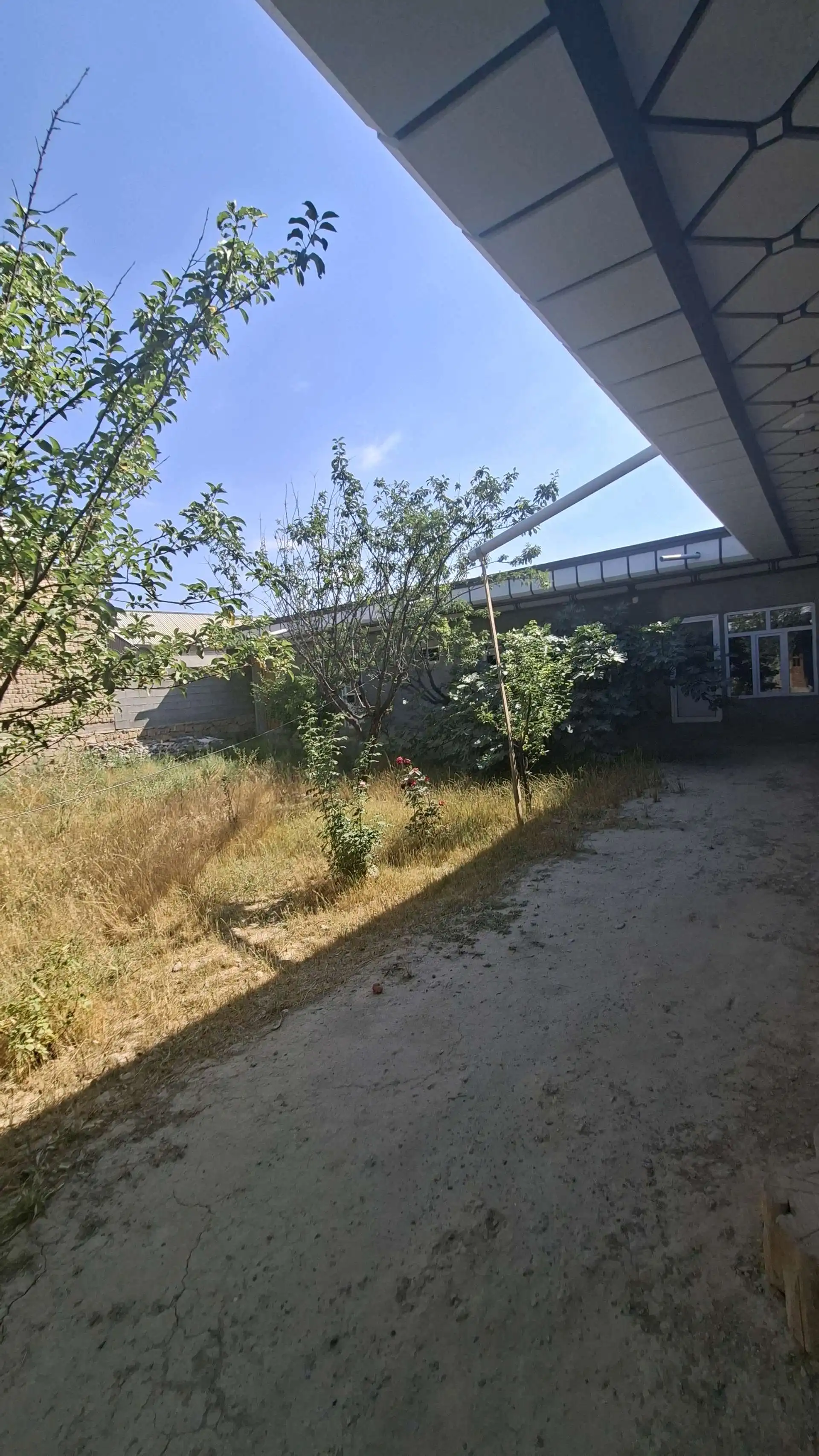1 этажный, 10-комн. дом, 250 м², 6 соток, Ругунд