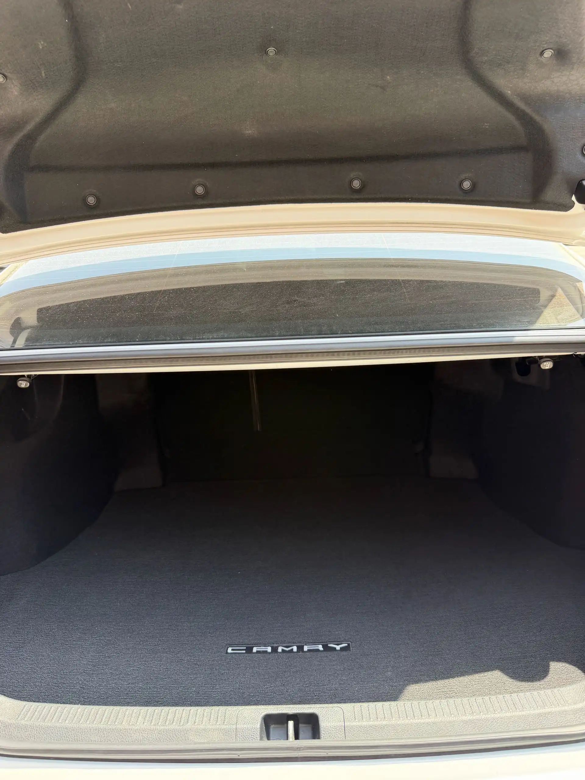 Toyota Camry 2019 — фото 16