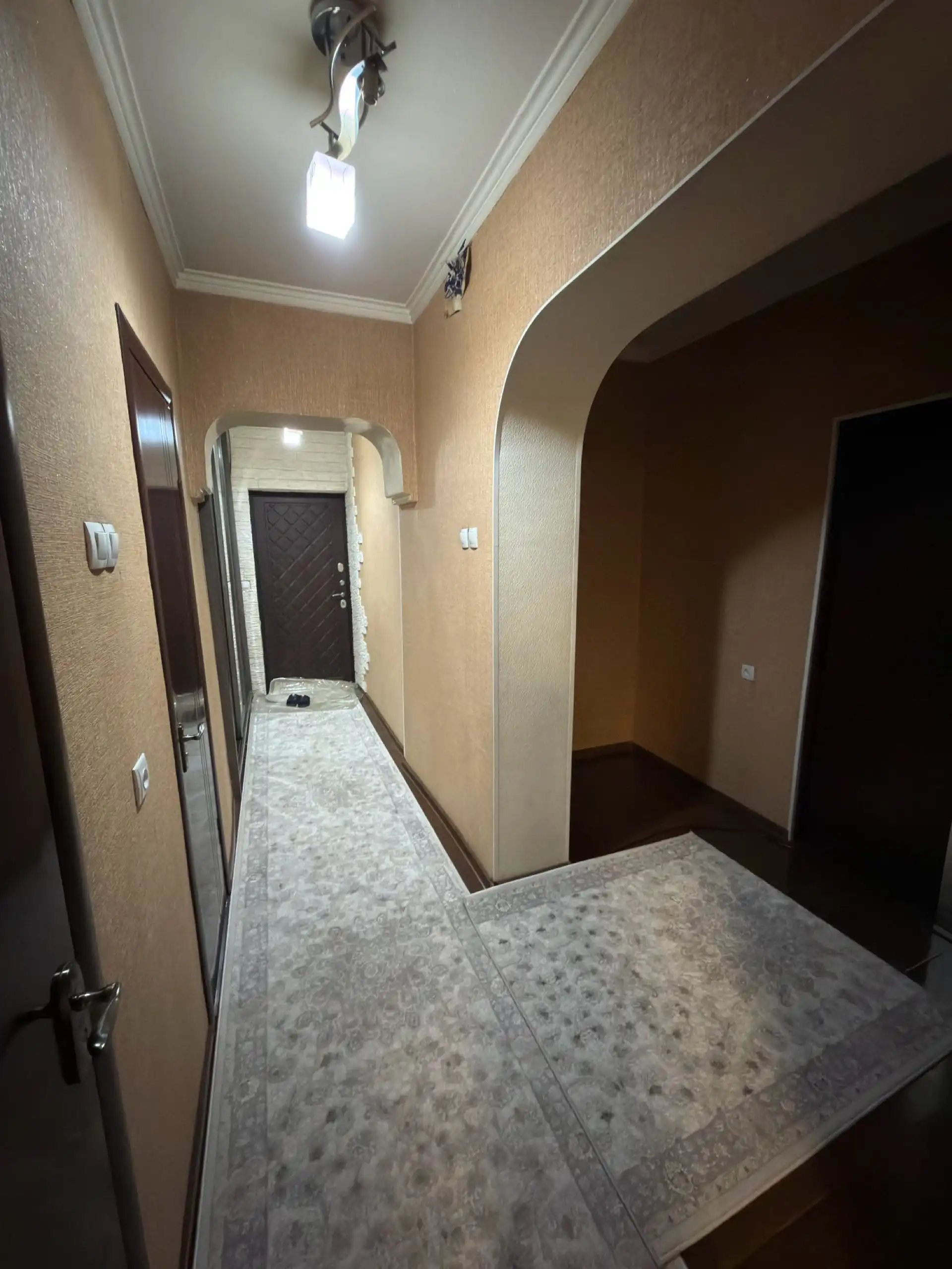 3-к квартира, 2 этаж, 65 м², айрапорт