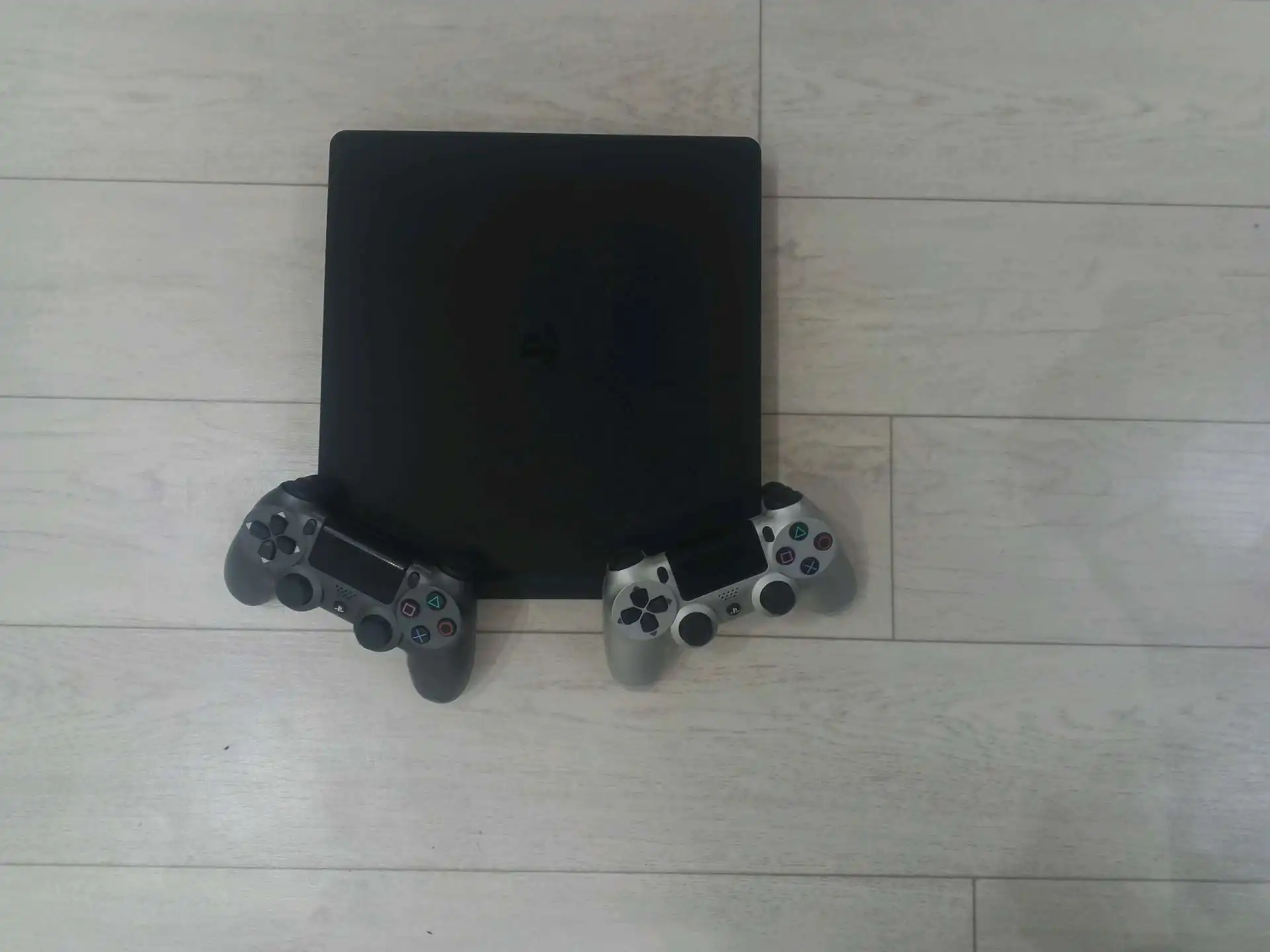 Sony PlayStation 4 slim