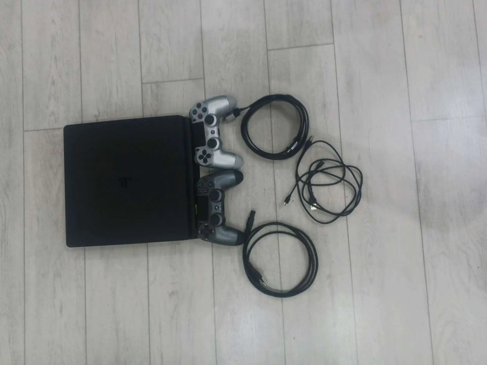 Sony PlayStation 4 slim