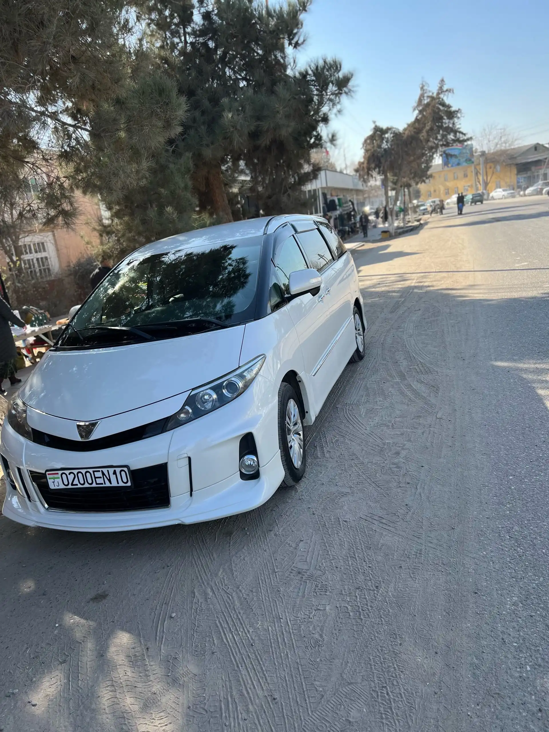 Toyota Estima 2014
