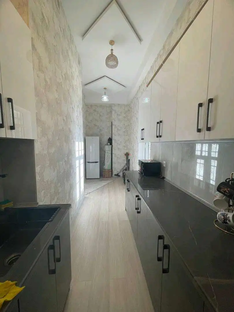 3-к квартира, 17 этаж, 17 м², Фирдавси