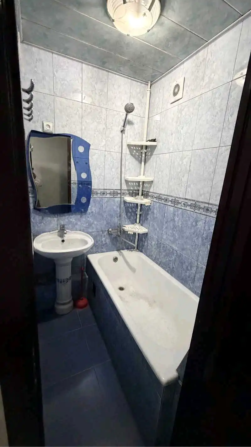3-к квартира, 2 этаж, 63 м², 33 мкр