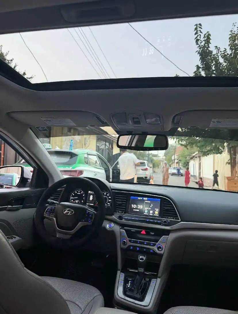 Hyundai H 200 2012