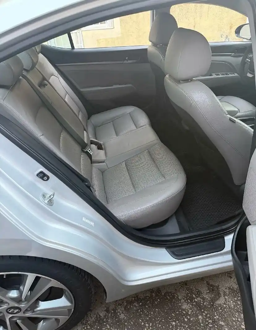Hyundai H 200 2012