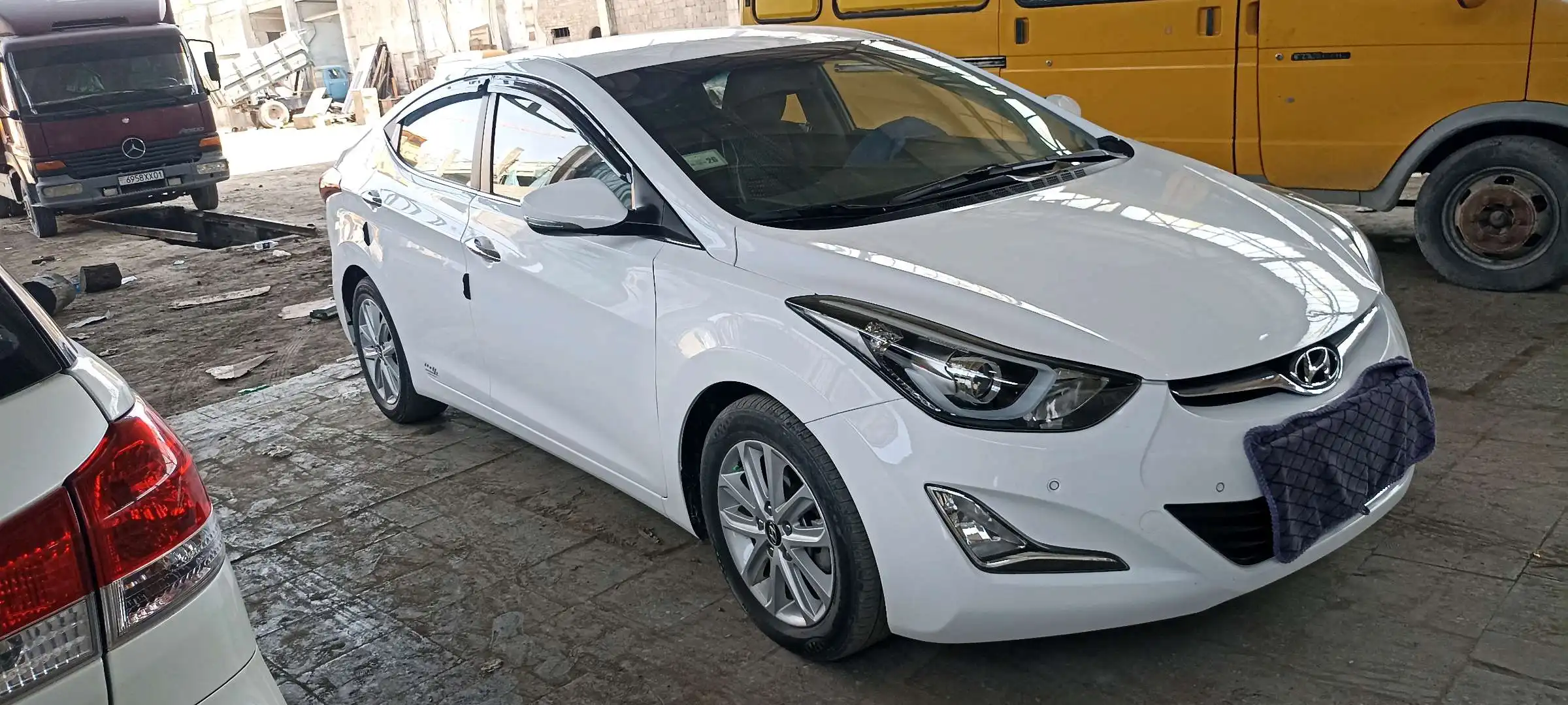 Hyundai Avante 2015
