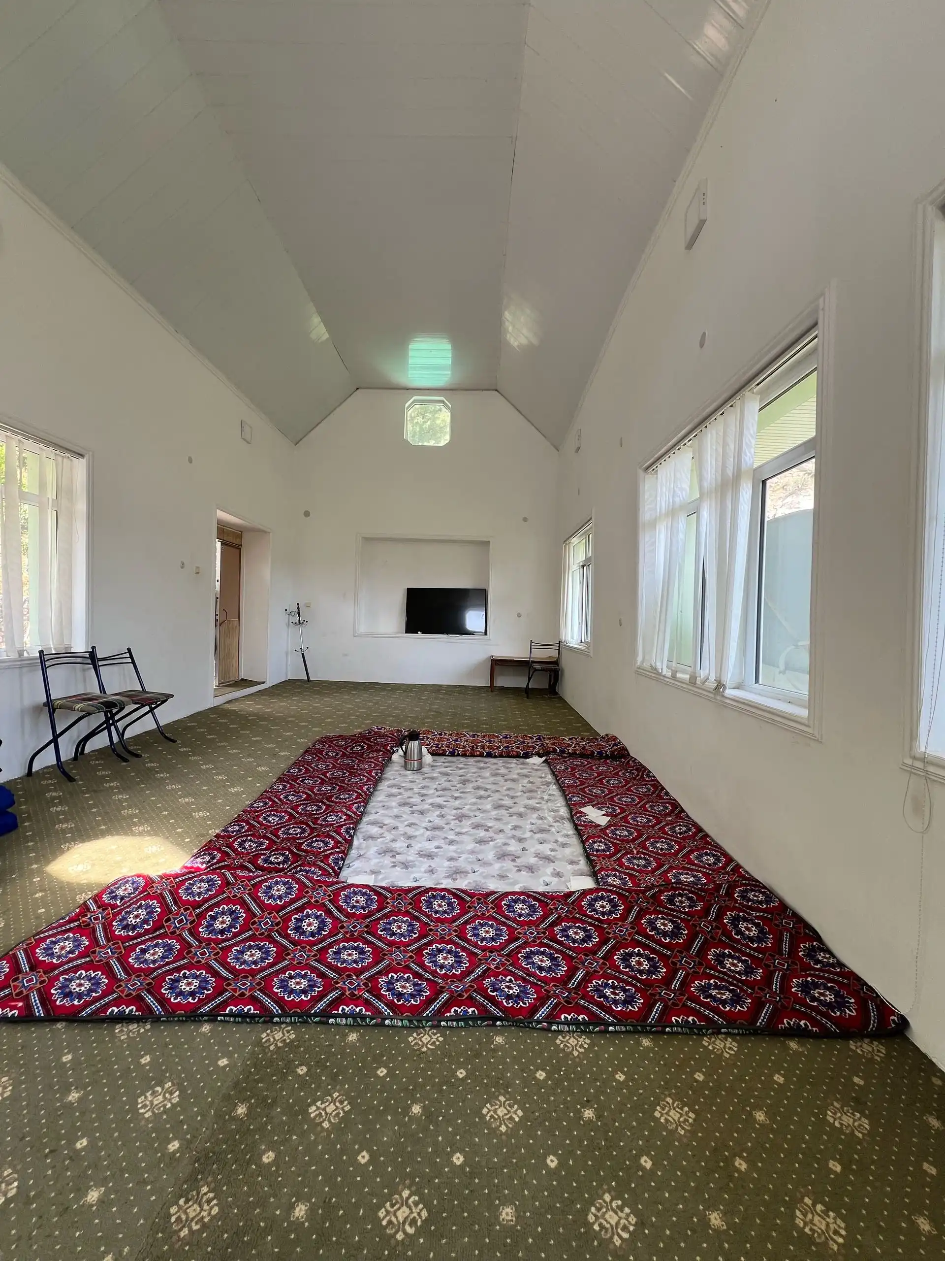 1 этажный, 3-комн. дом, 300 м², 7 соток, варзоб 27 км