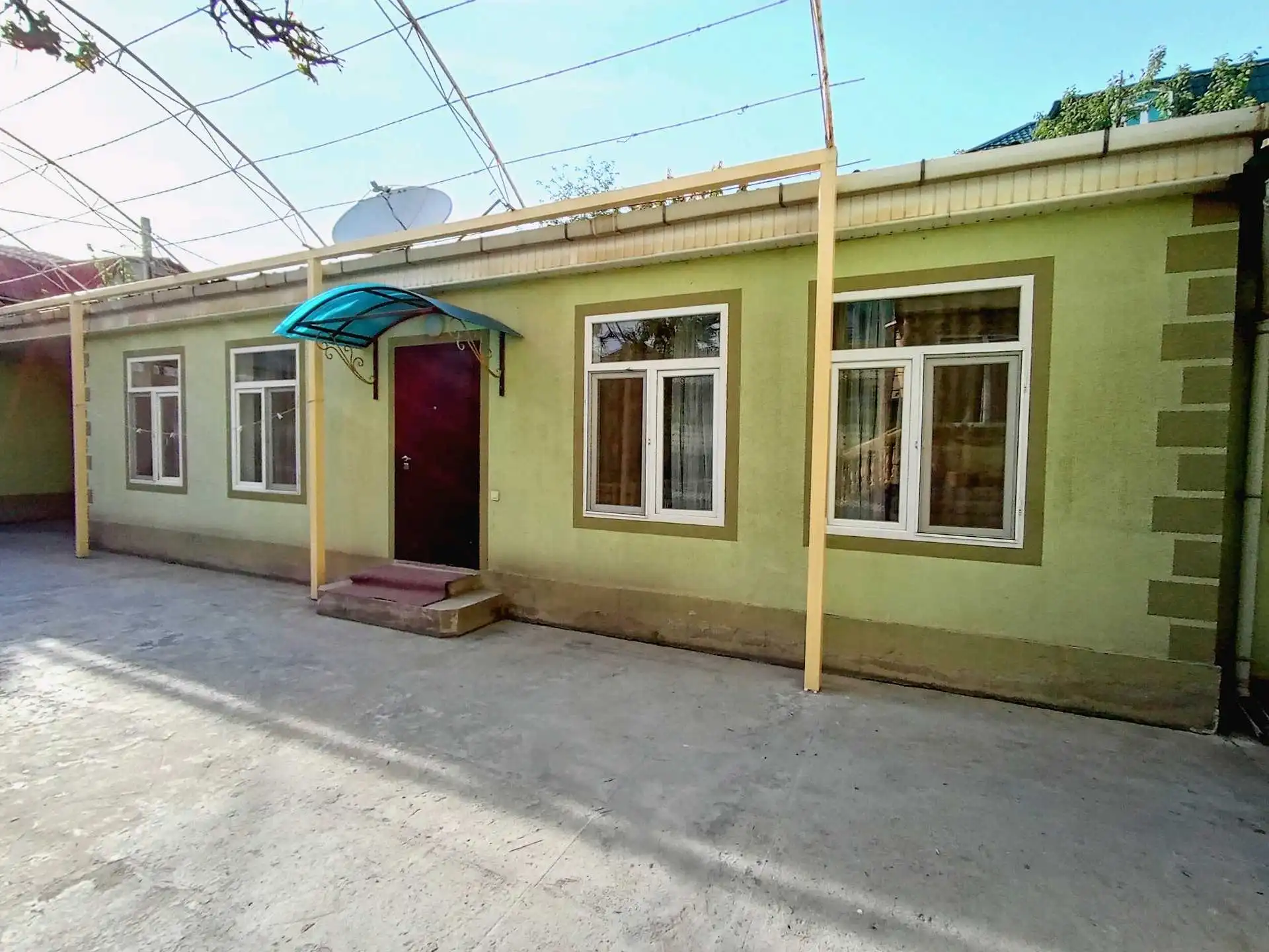2 этажный, 10-комн. дом, 300 м², 8 соток, сино