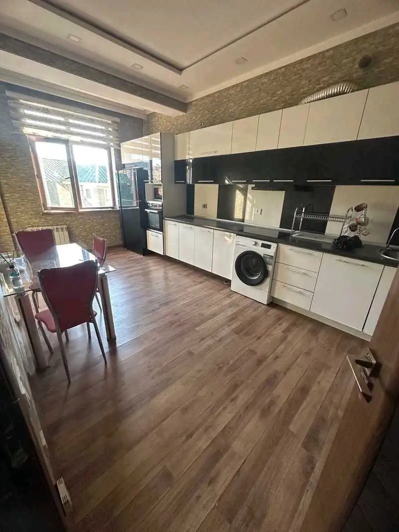 3-к квартира, 5 этаж, 130 м², И Сомони