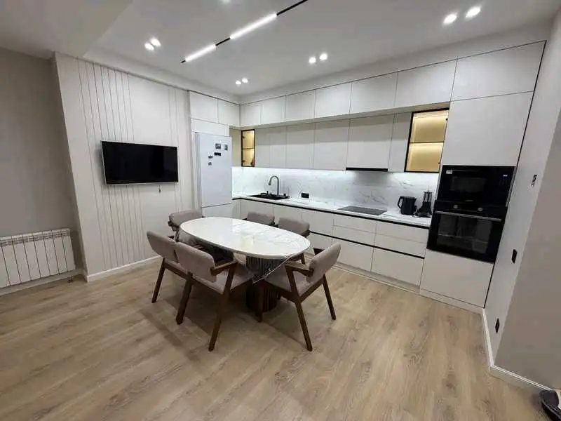 3-к квартира, 14 этаж, 100 м², И.Сомони