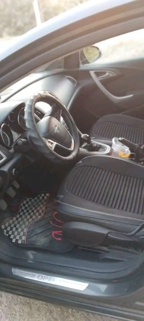 Opel Astra j 2010