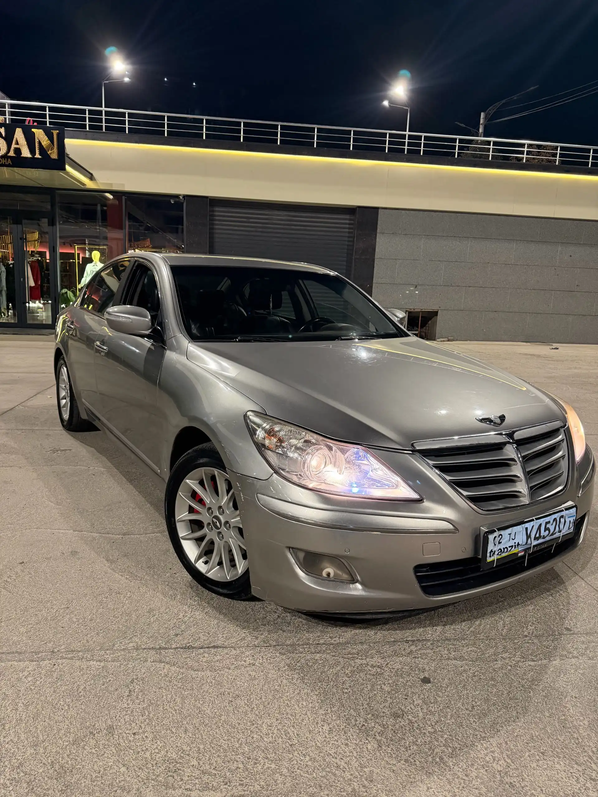 Hyundai Genesis 2009