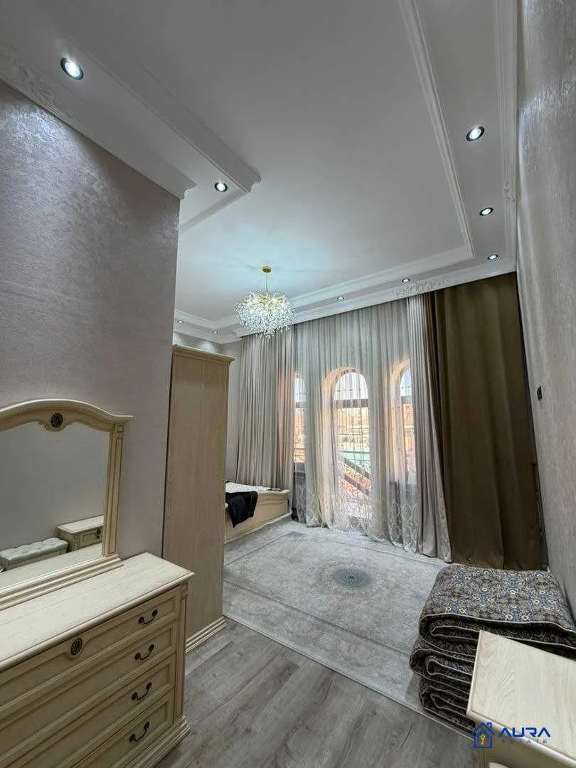4 этажный, 7-комн. дом, 750 м², 10 соток, Шохмансур
