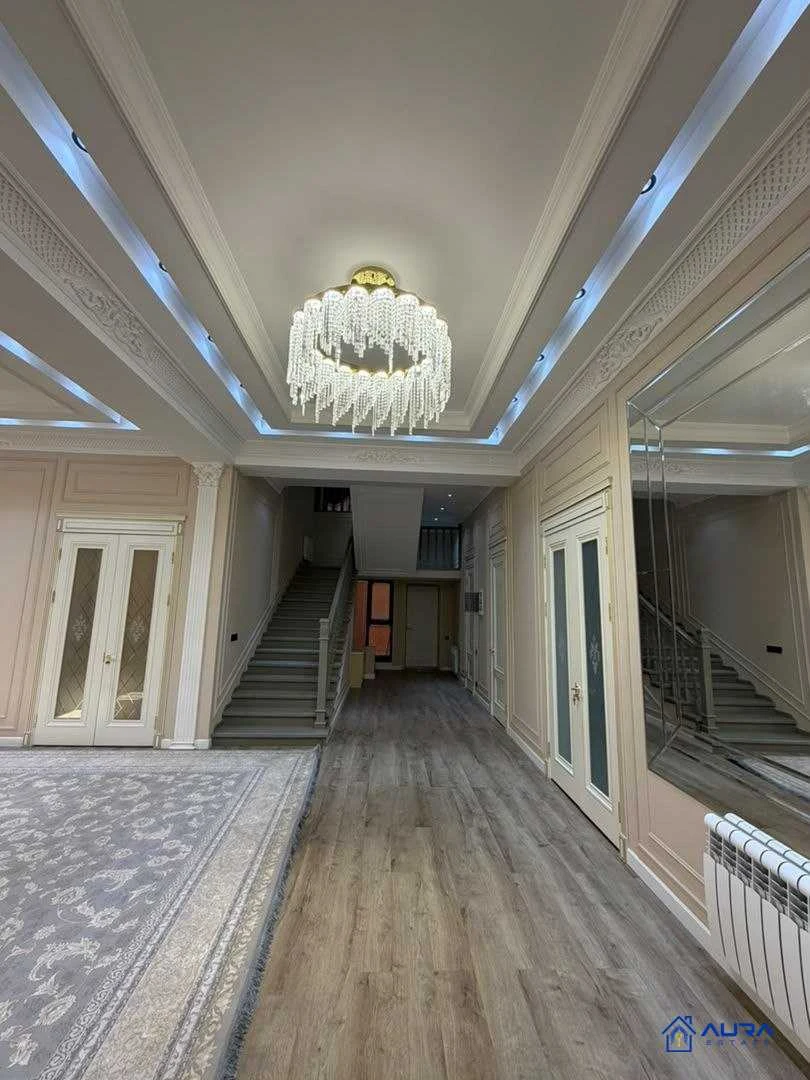 4 этажный, 7-комн. дом, 750 м², 10 соток, Шохмансур