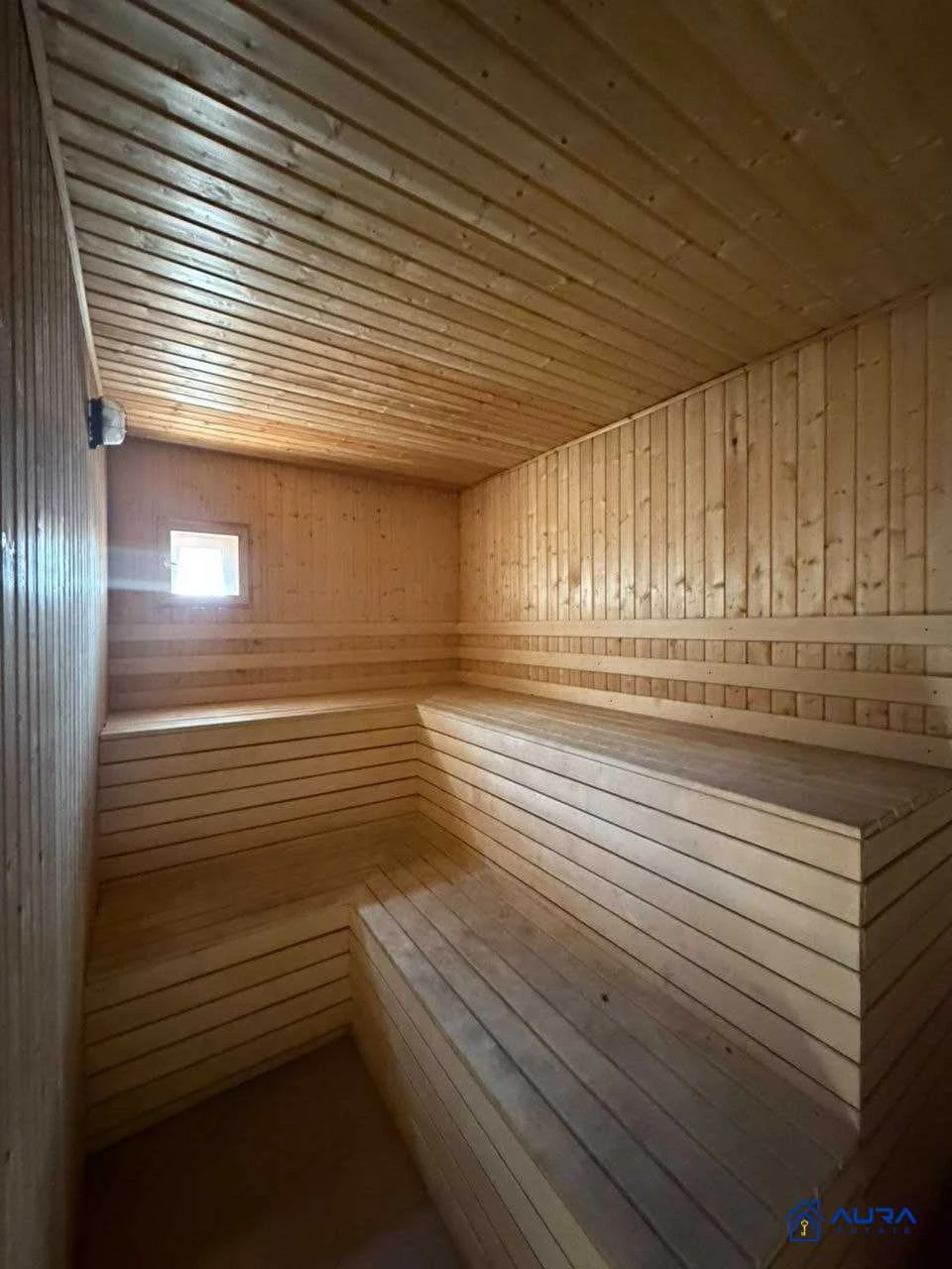 4 этажный, 7-комн. дом, 750 м², 10 соток, Шохмансур