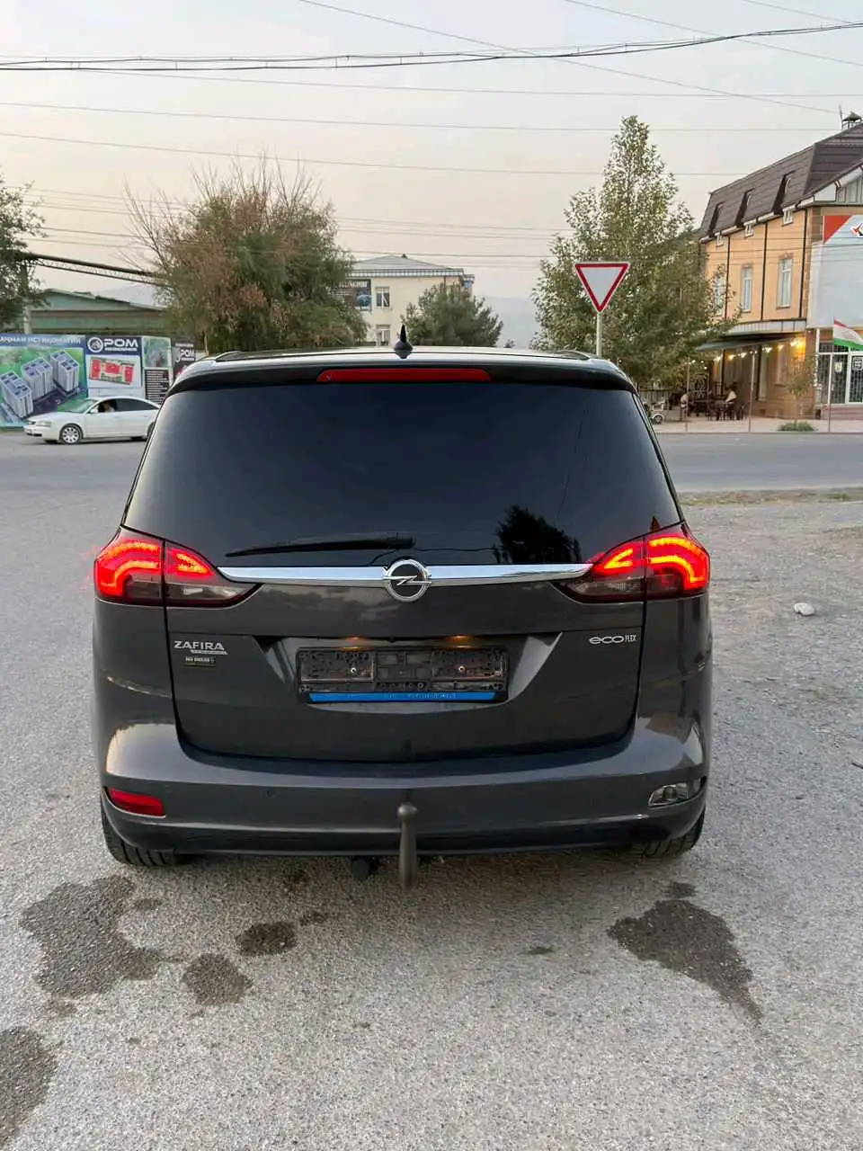 Opel Zafira 2014 — фото 4