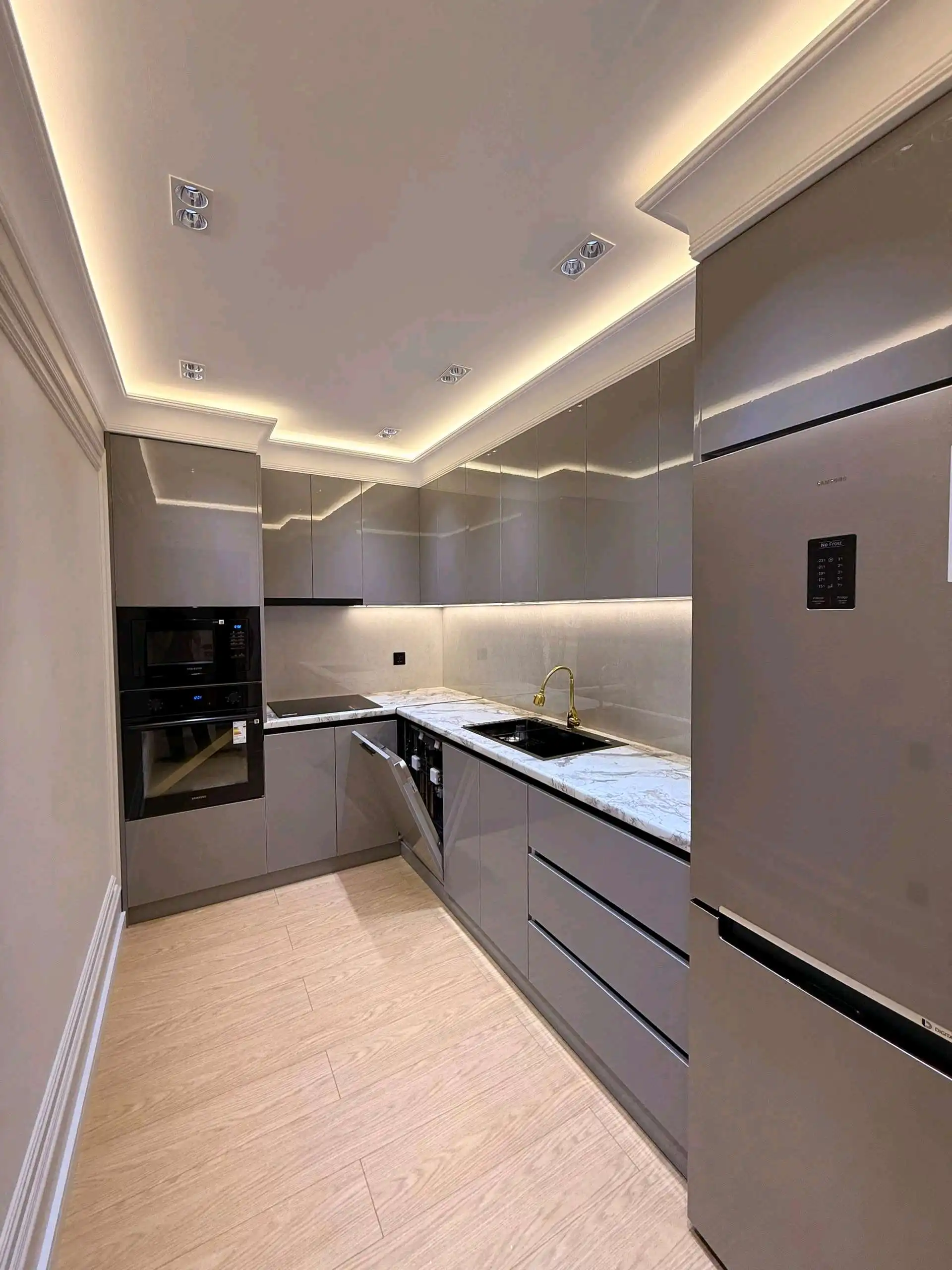 2-к квартира, 18 этаж, 54 м², Альфемо
