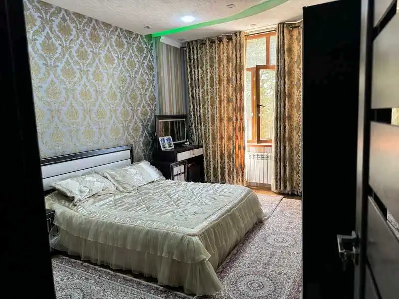 2-к квартира, 3 этаж, 84 м², Айни