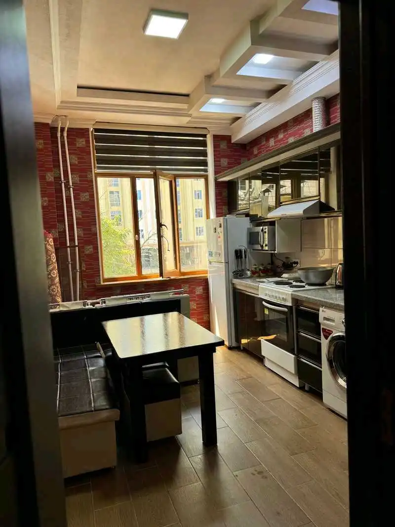 2-к квартира, 3 этаж, 84 м², Айни