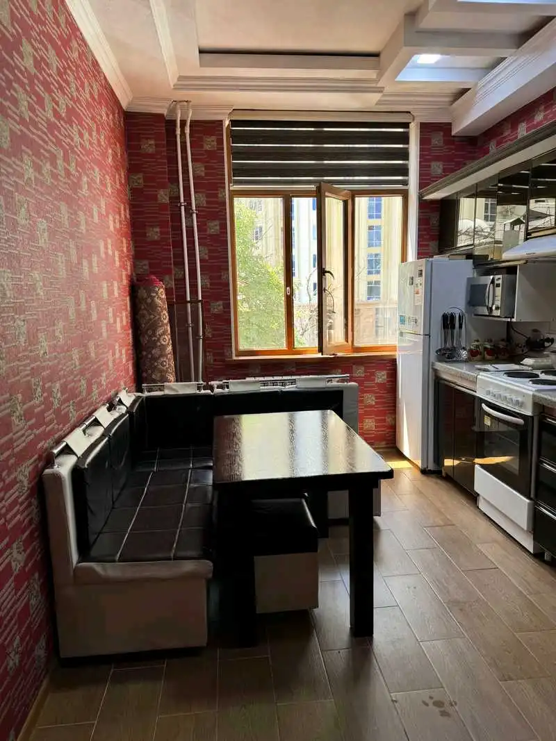 2-к квартира, 3 этаж, 84 м², Айни