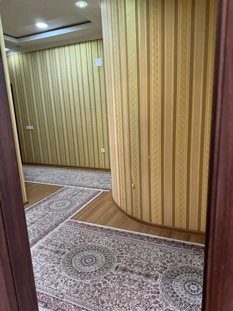 2-к квартира, 3 этаж, 84 м², Айни