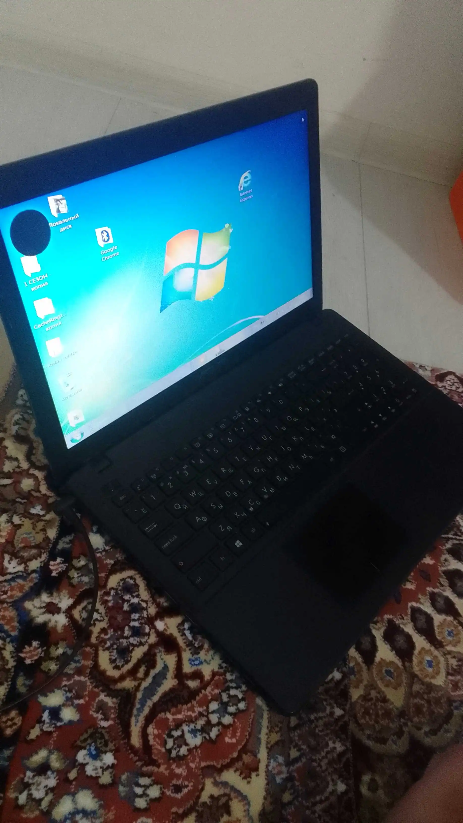 Ноутбук ASUS