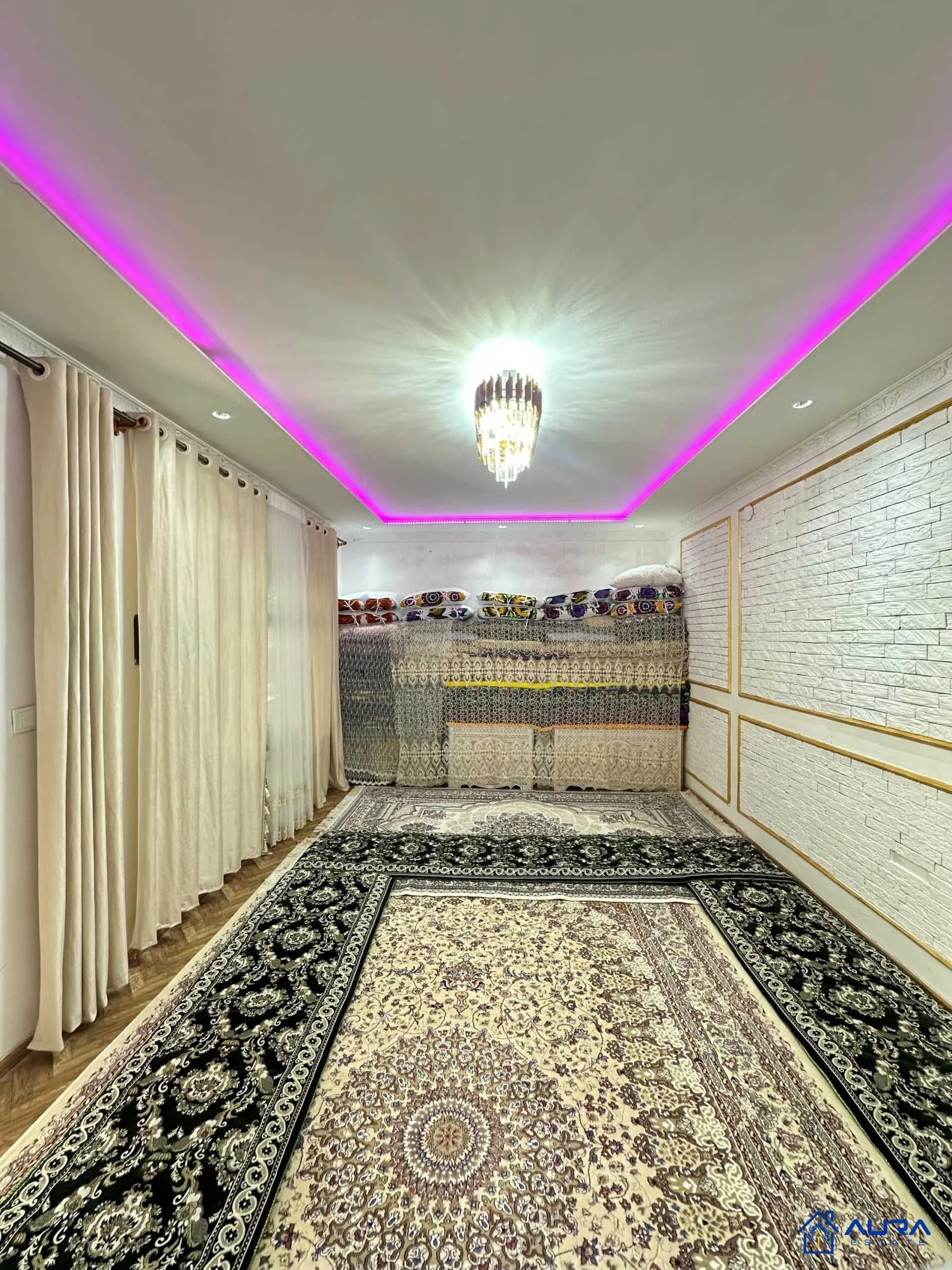 1 этажный, 7-комн. дом, 230 м², 10 соток, Сино