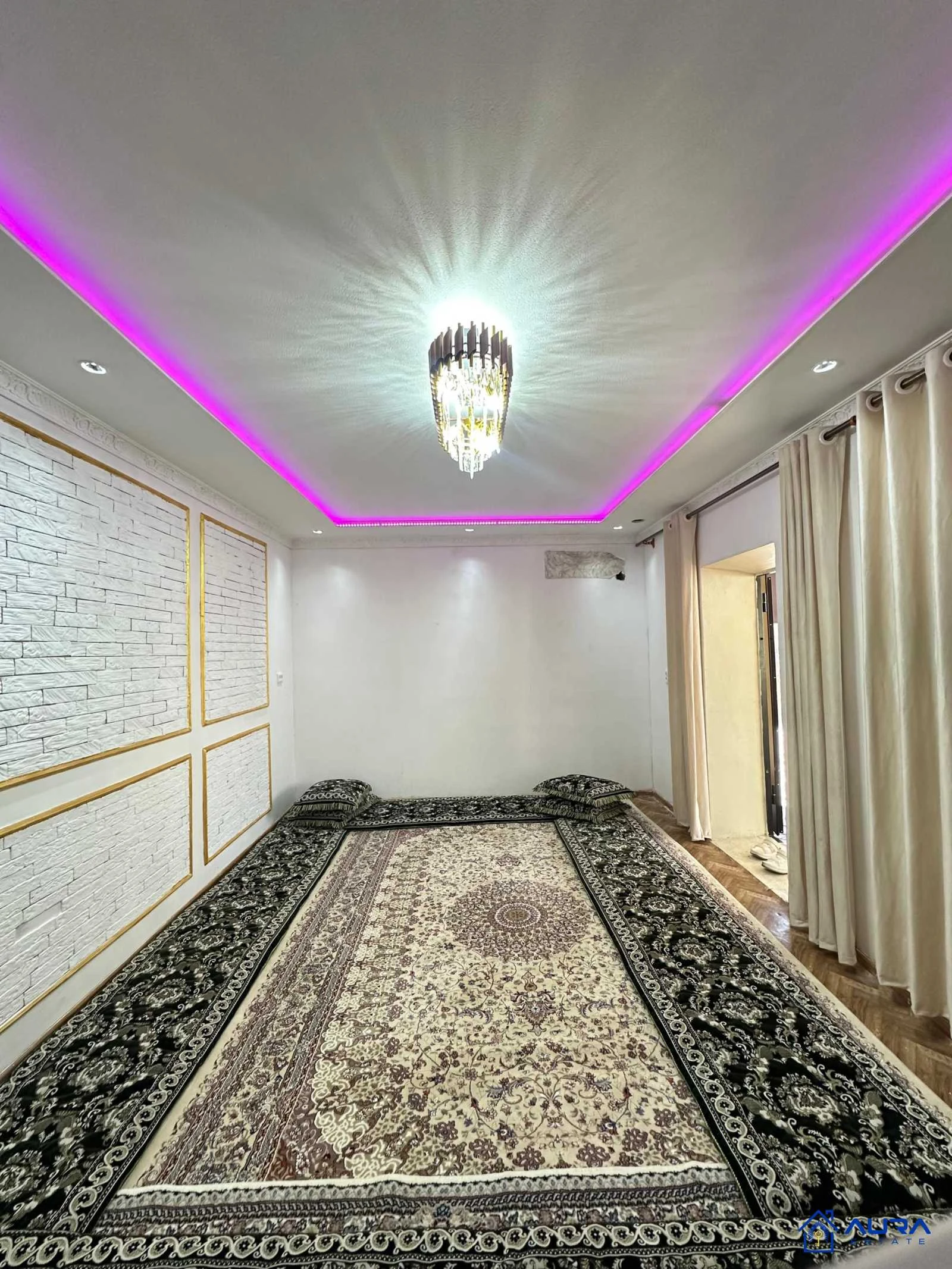 1 этажный, 7-комн. дом, 230 м², 10 соток, Сино