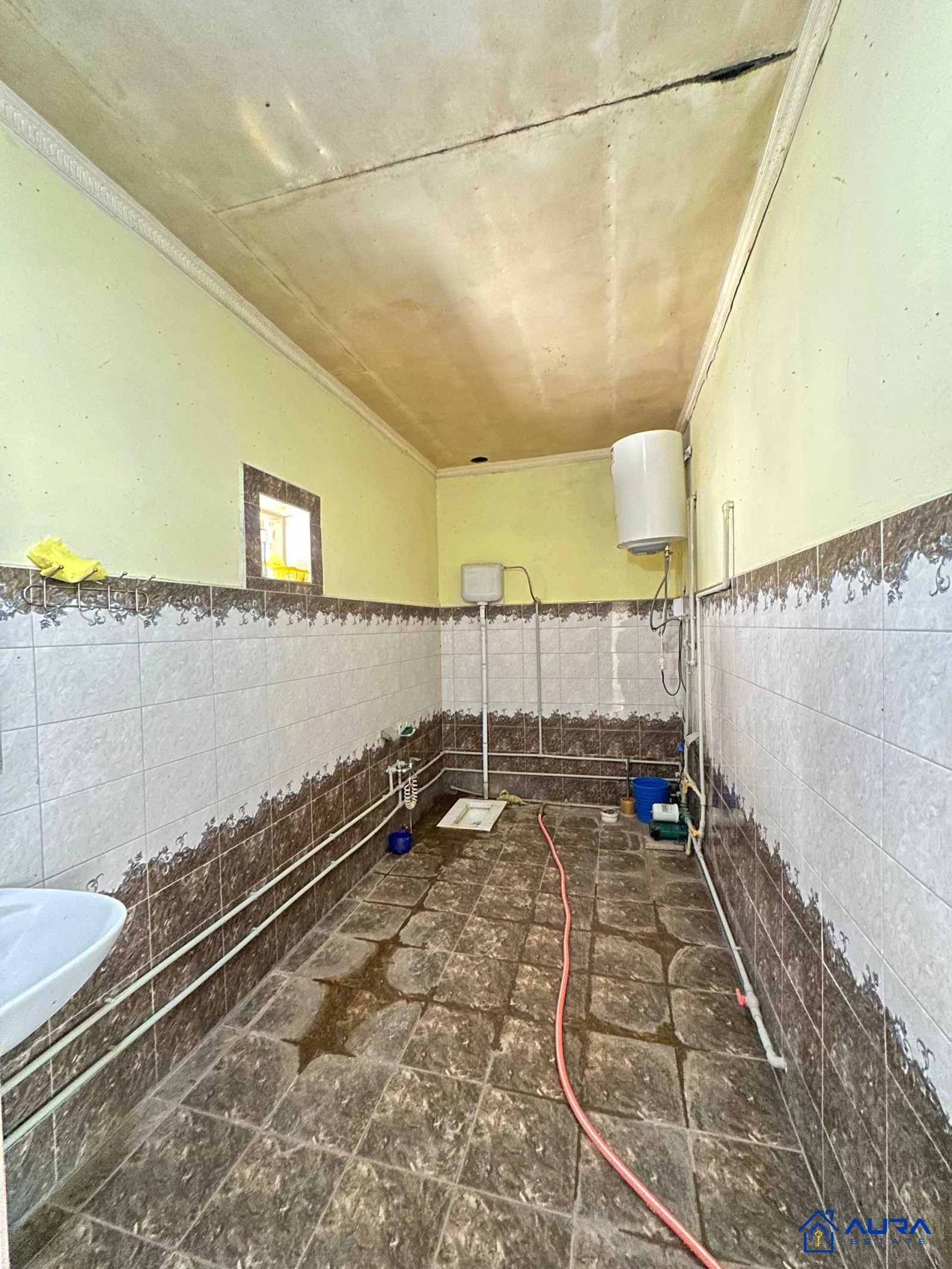 1 этажный, 7-комн. дом, 230 м², 10 соток, Сино