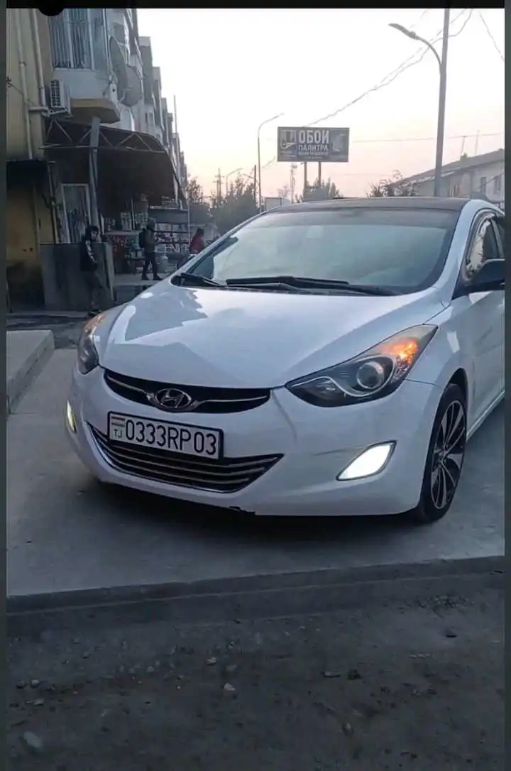 Hyundai Avante 2012