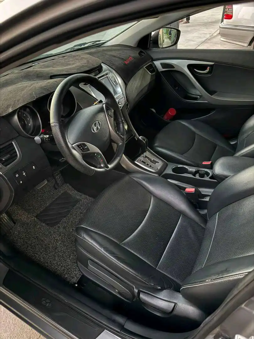 Hyundai Avante 2013