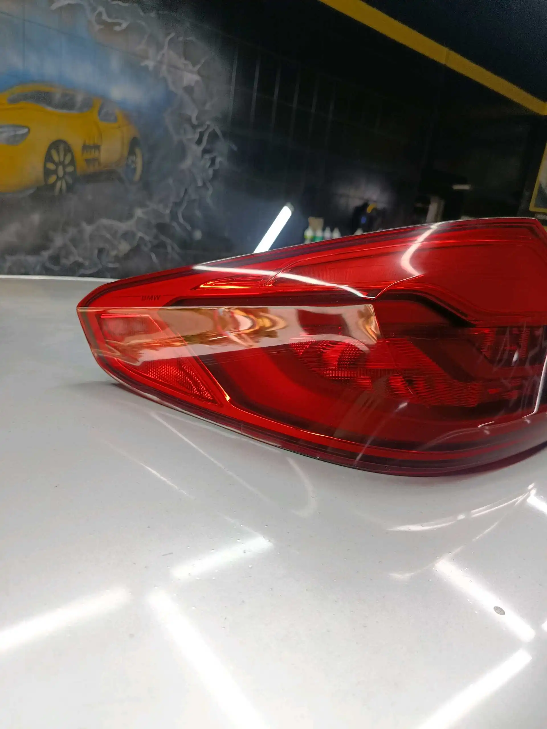 задний фонарь от BMW G30
