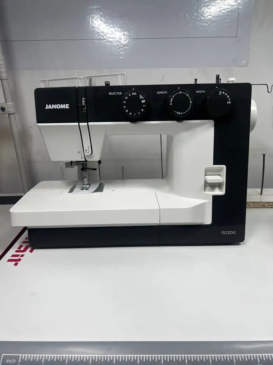Мошинаи Дарздузи JANOME 1522 RG