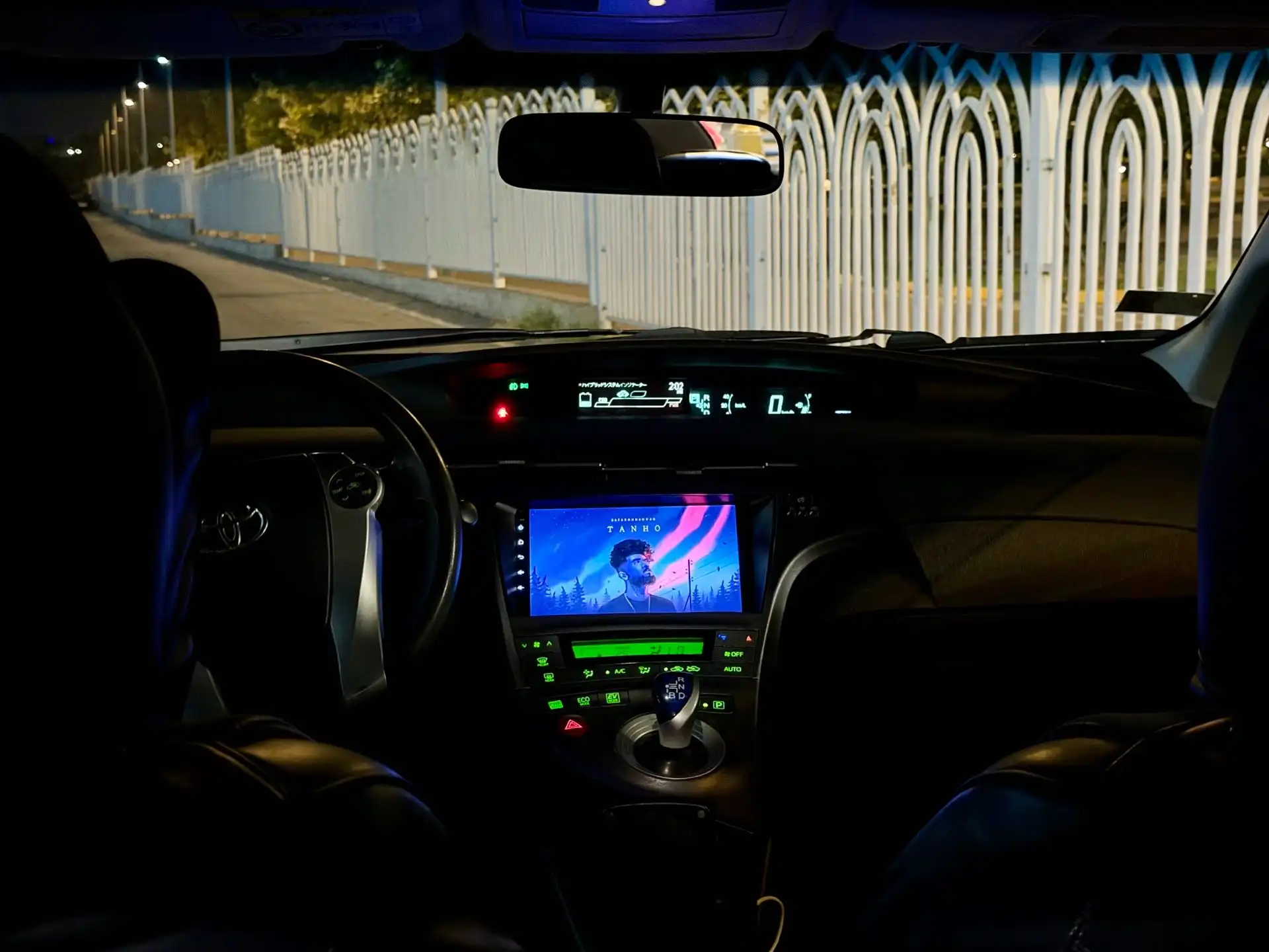 Toyota Prius 2014 — фото 8