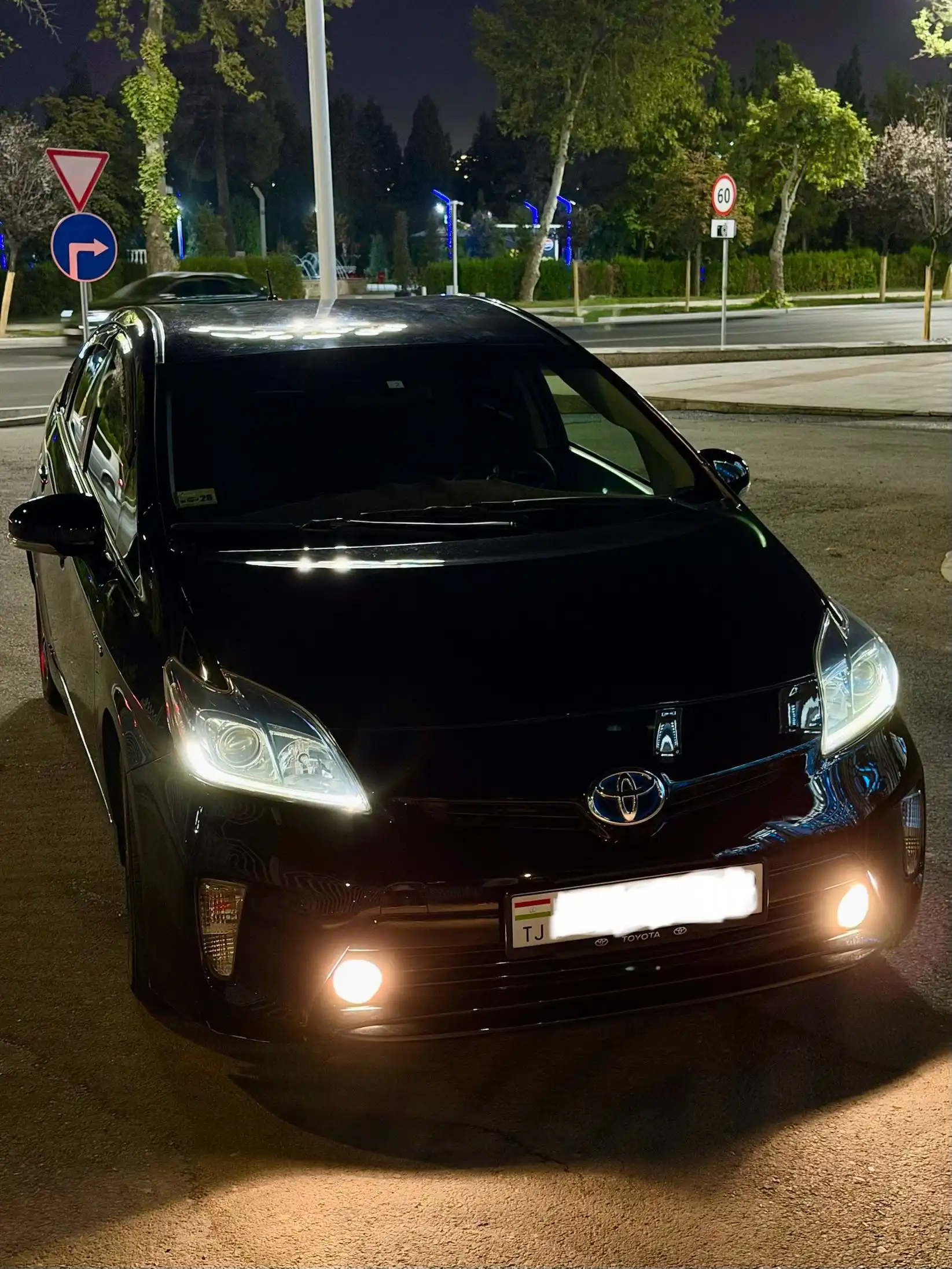 Toyota Prius 2014 — фото 2