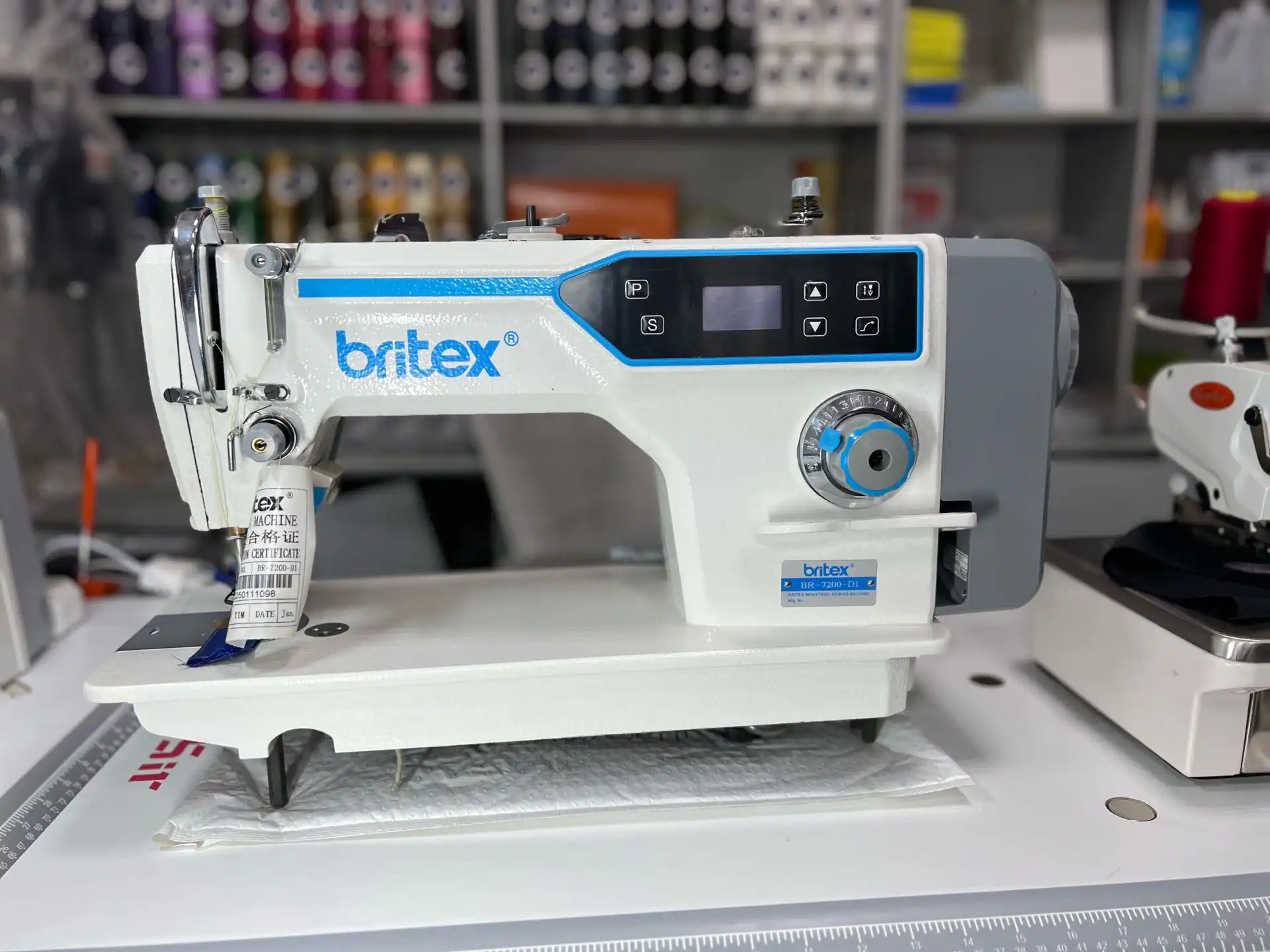 Мошинаи Дарздузи BRITEX BR-7200D1 