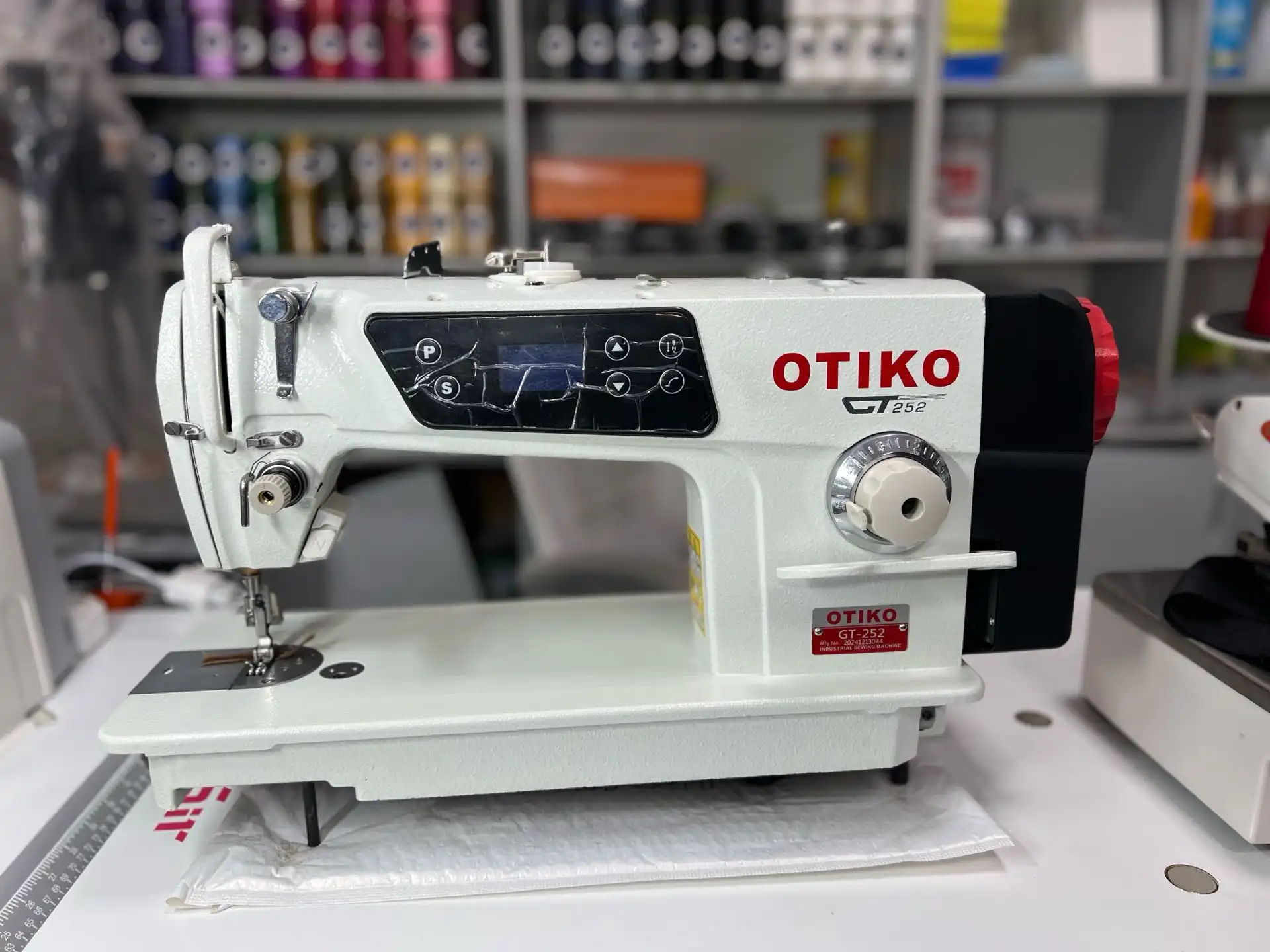 Мошинаи дарздӯзии OTIKO GT-252