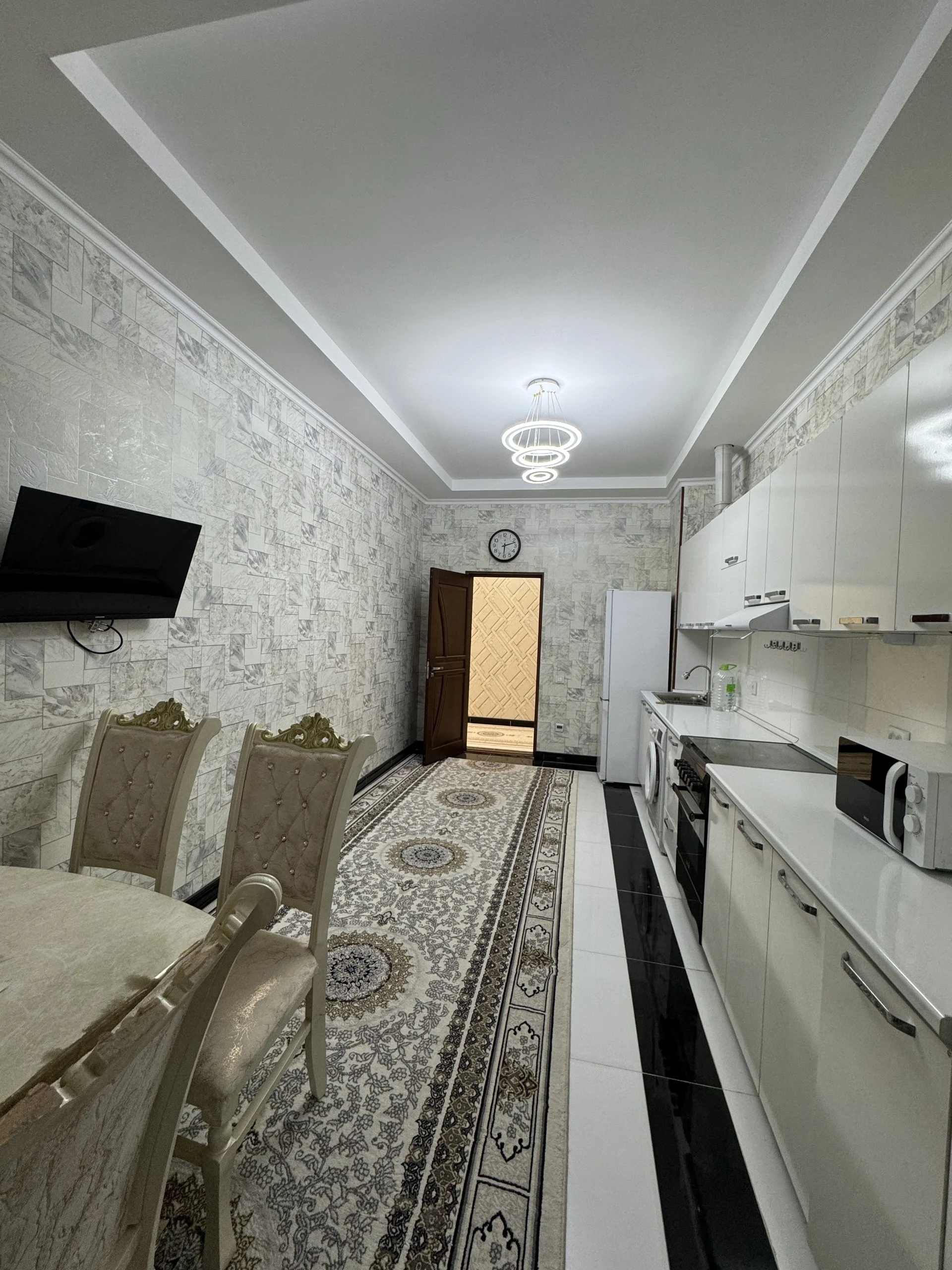 3-к квартира, 11 этаж, 111 м², Шохмансур
