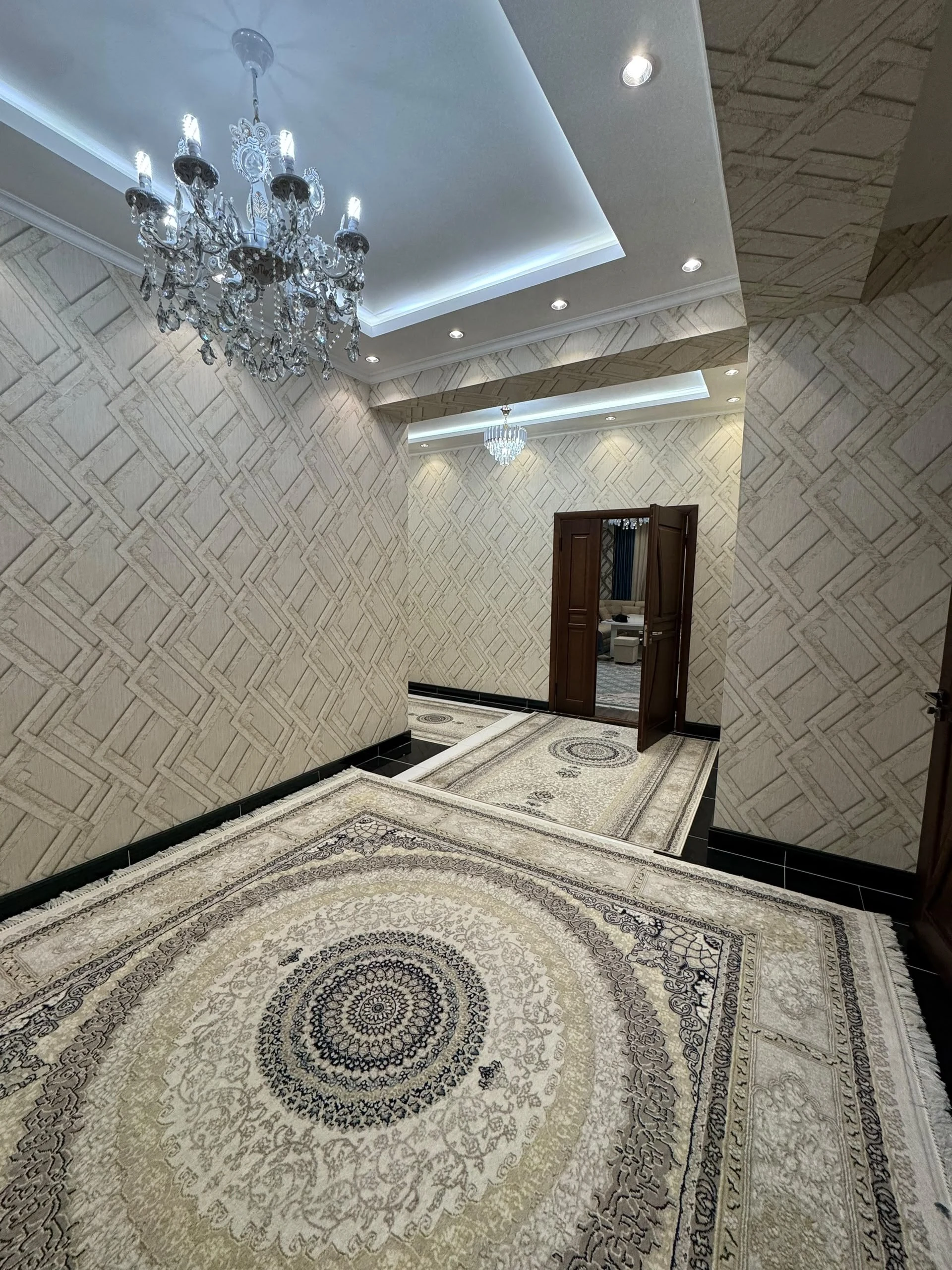 3-к квартира, 11 этаж, 111 м², Шохмансур