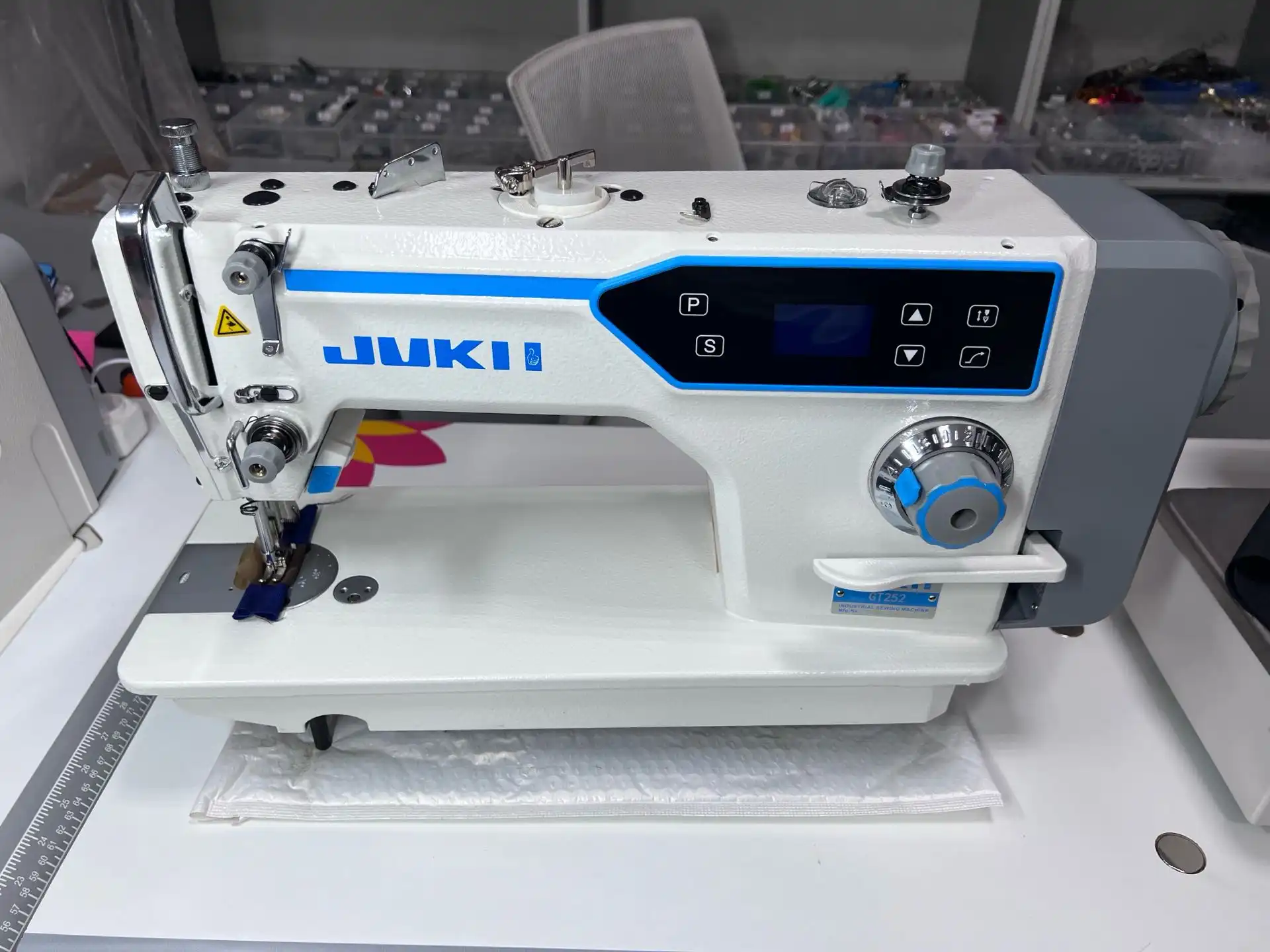 Мошинаи Дарздузи JUKII GT252  — фото 5