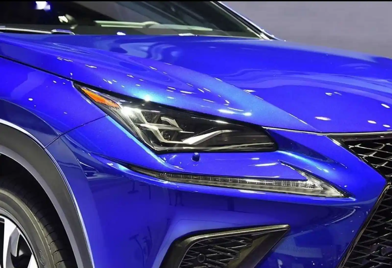 Стекло фары Lexus NX 2014-2021 — фото 2