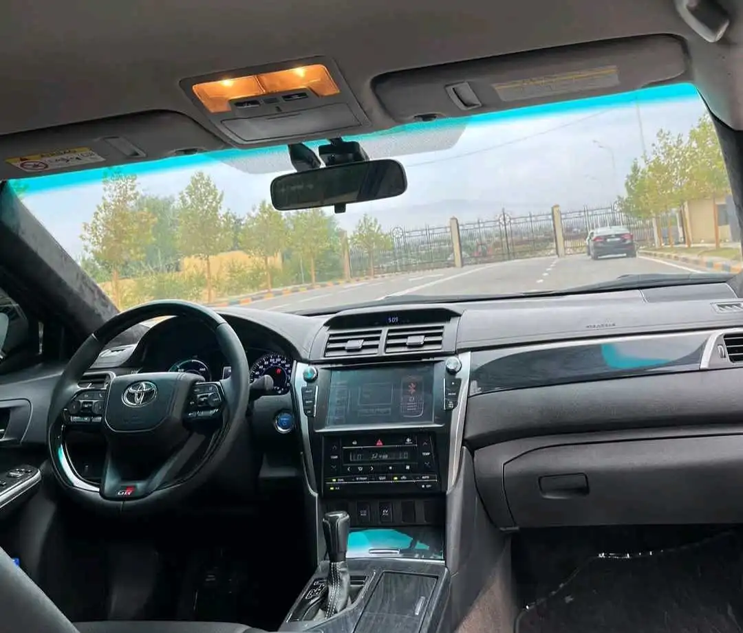 Toyota Camry 2015 — фото 11