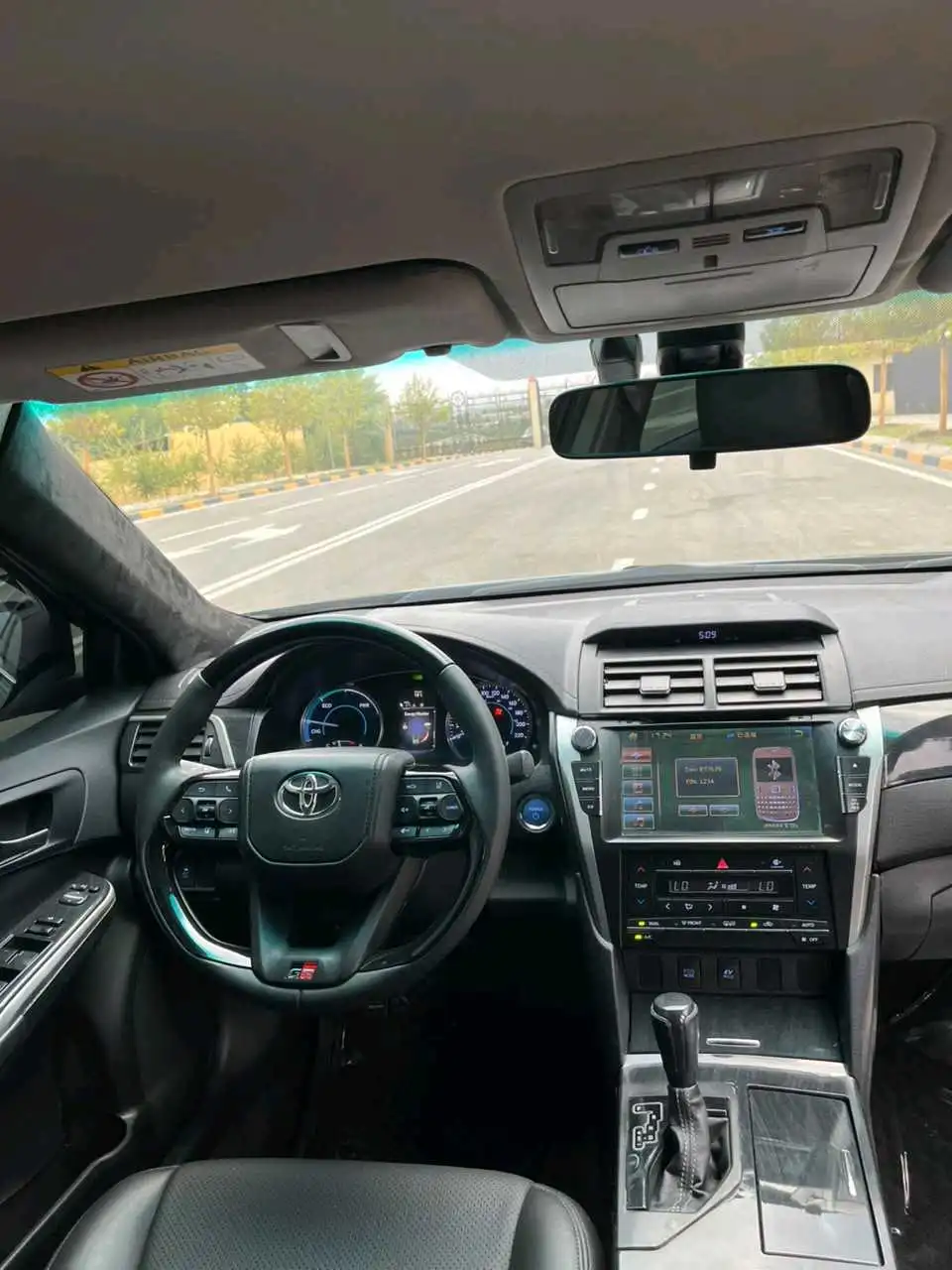 Toyota Camry 2015 — фото 9