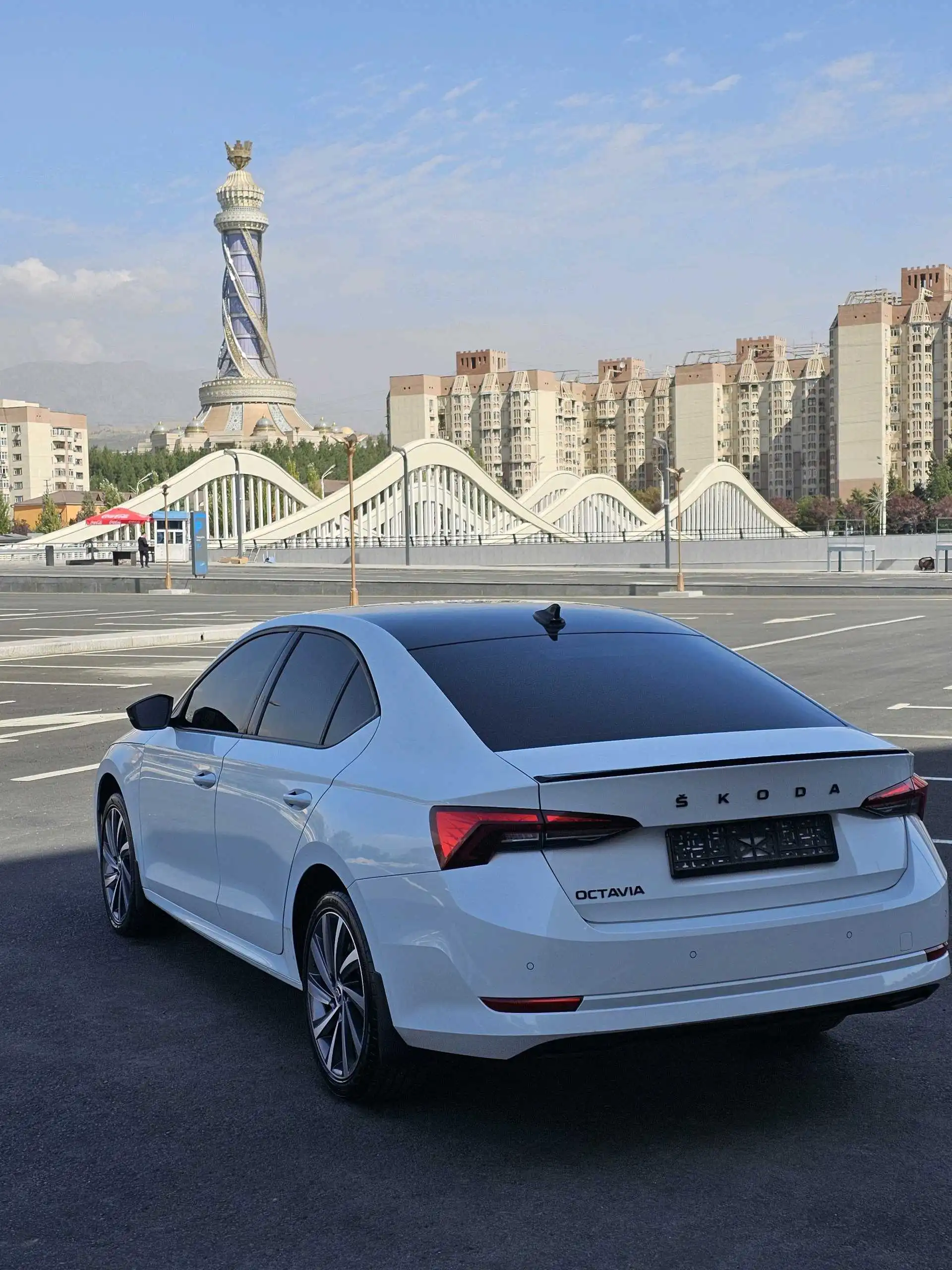 Skoda Octavia 2023 — фото 3