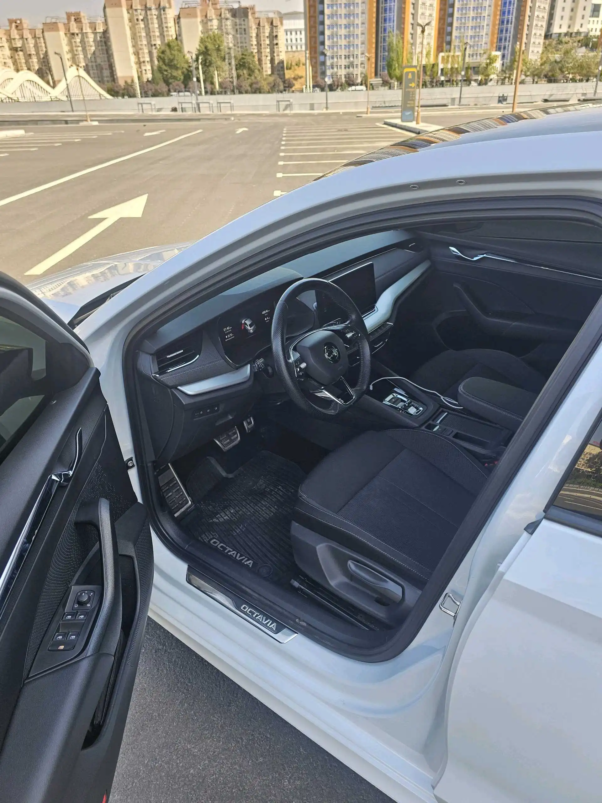 Skoda Octavia 2023 — фото 4