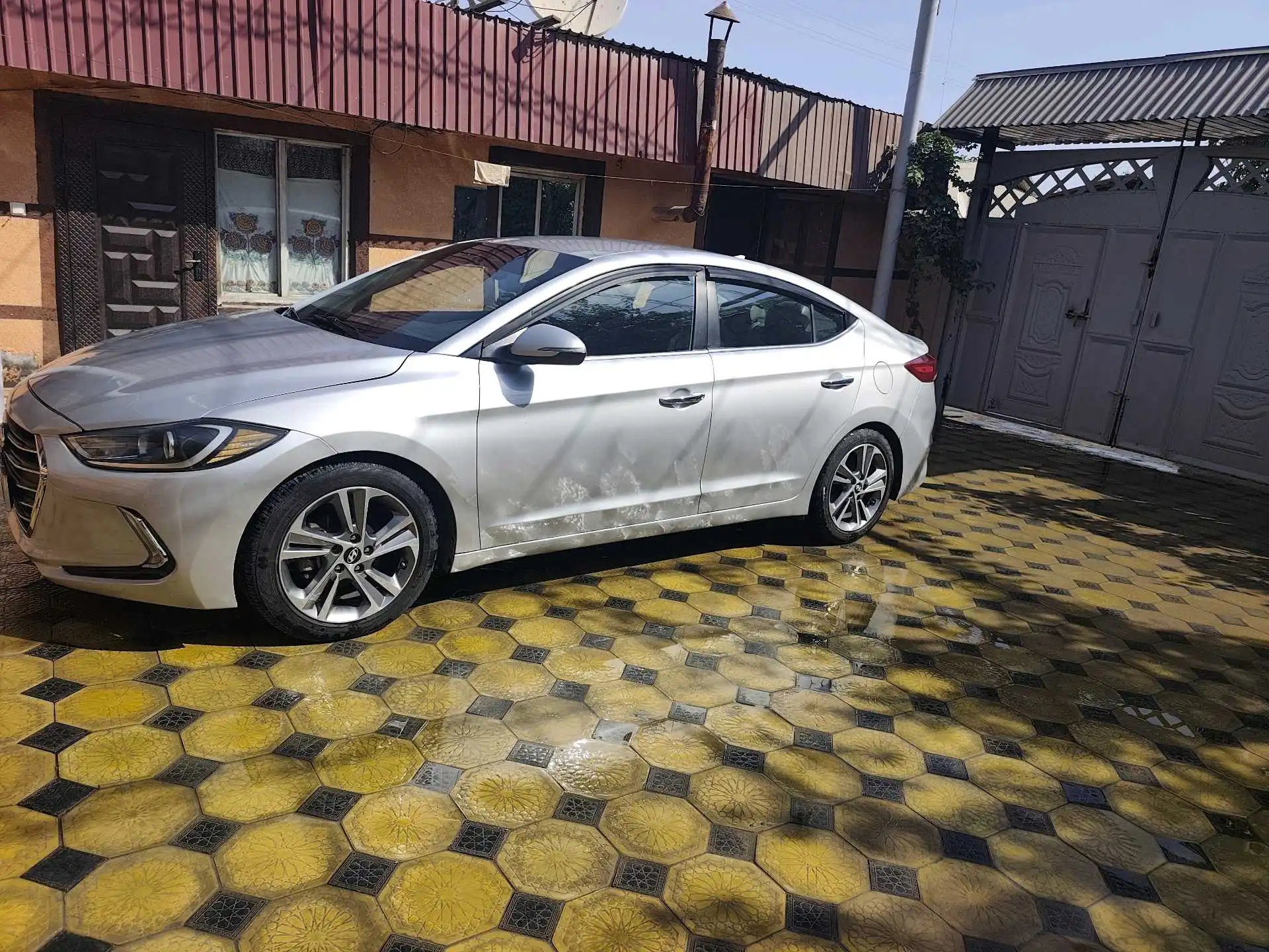 Hyundai Elantra 2017 — фото 3