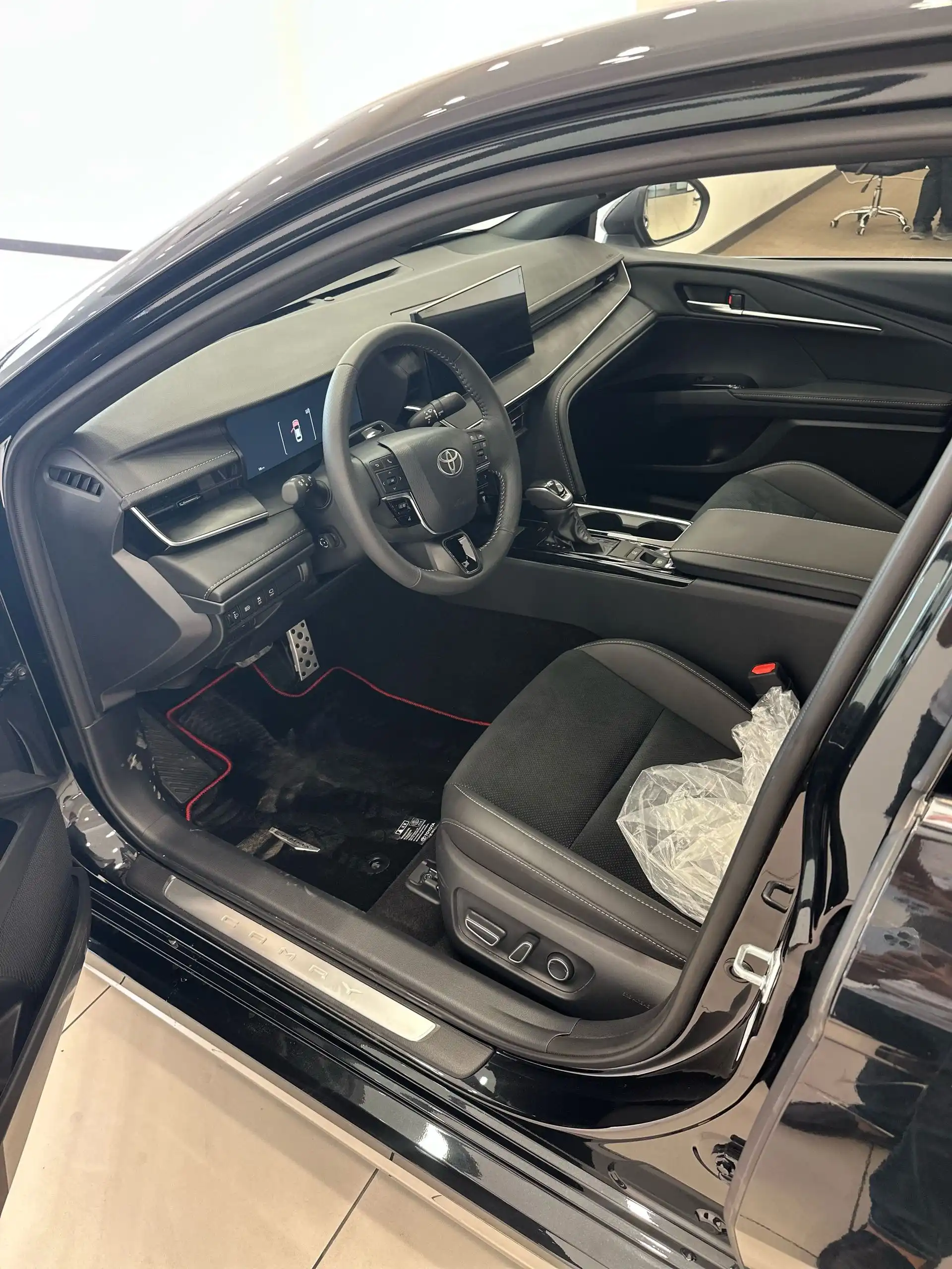 Toyota Camry 2026 — фото 11